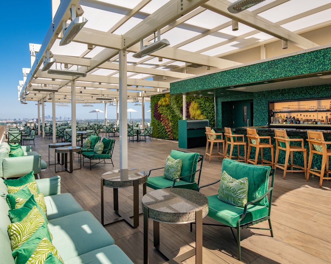 屋顶餐厅的露台-过渡