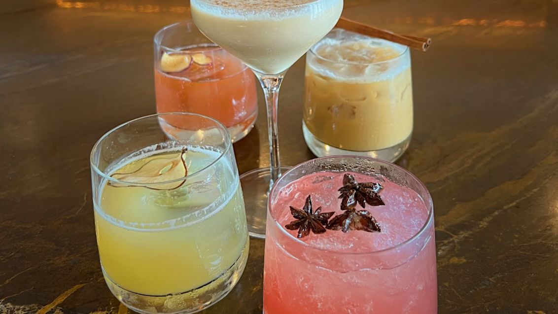 Bar în hol, cocktailuri