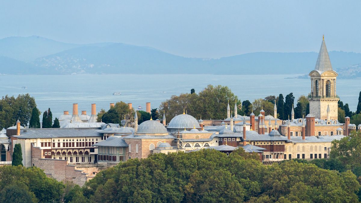 İstabul'da tarihi bir saray kompleksi olan Topkapı Sarayı