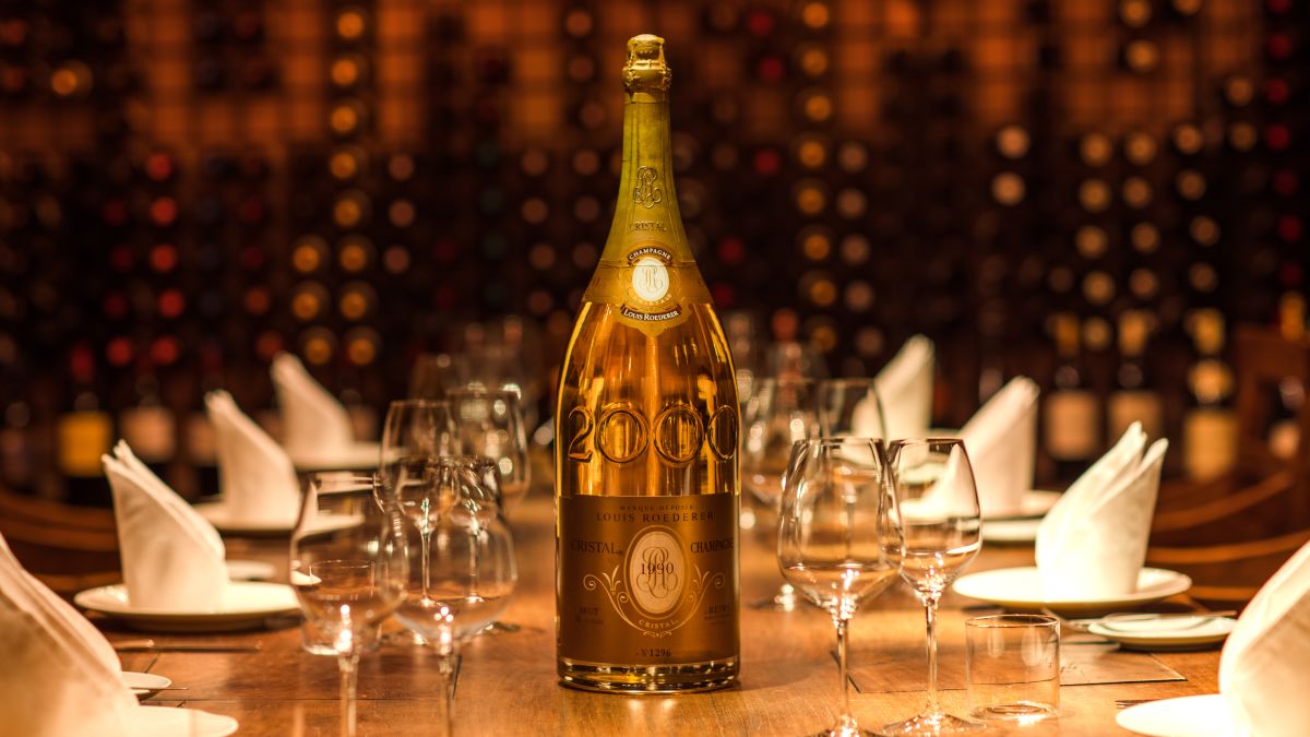 Pengaturan Meja Selar Anggur