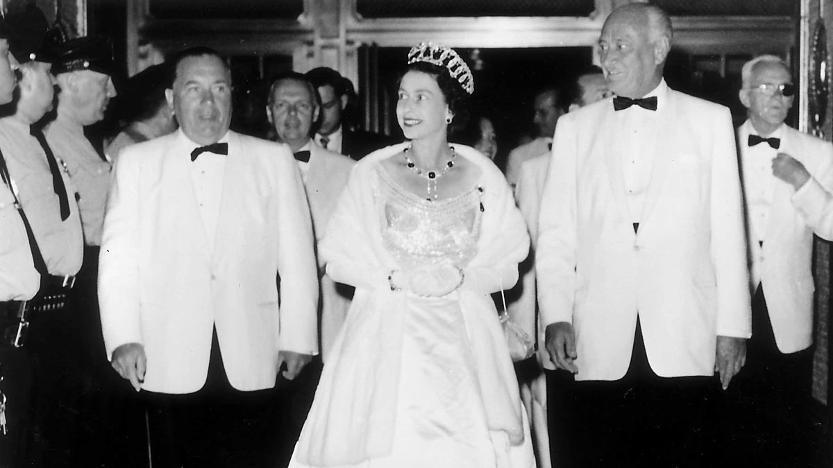 Schwarz-Weiß-Bild von Königin Elizabeth