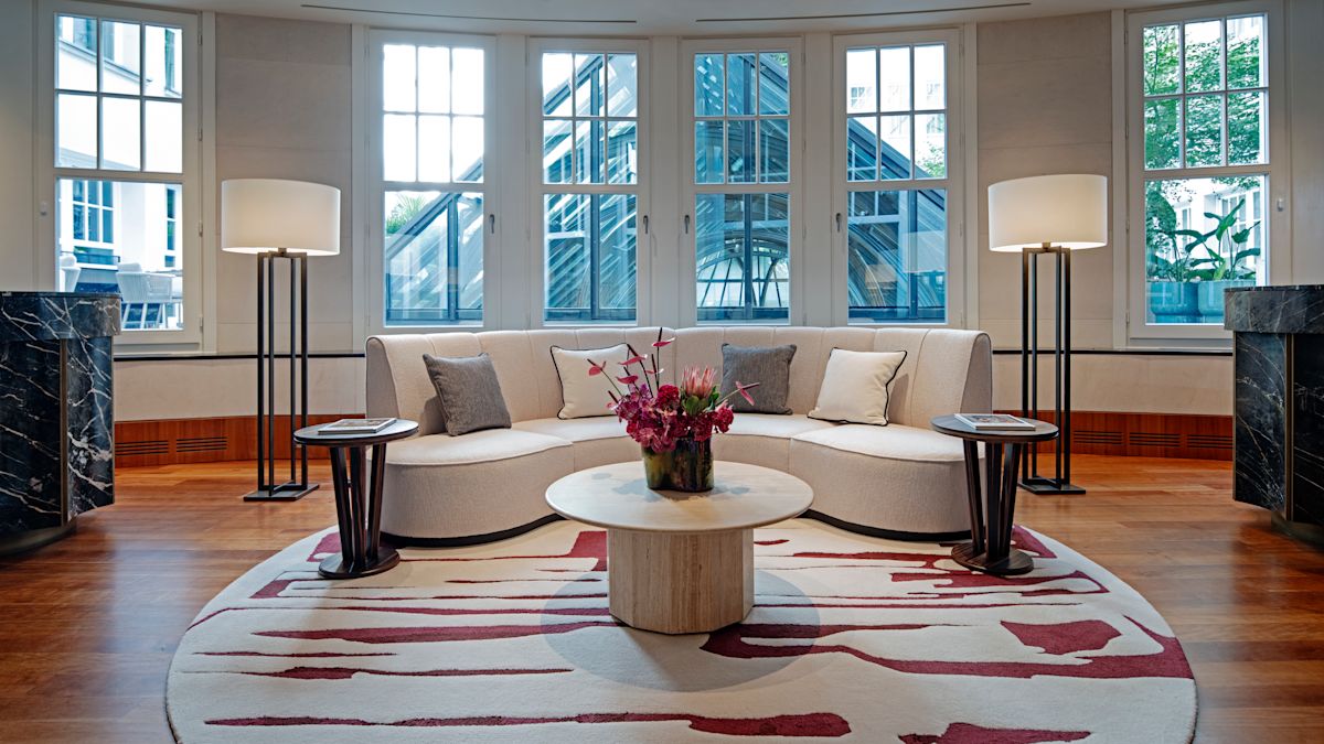 posezení v hale, recepce, výhled z okna