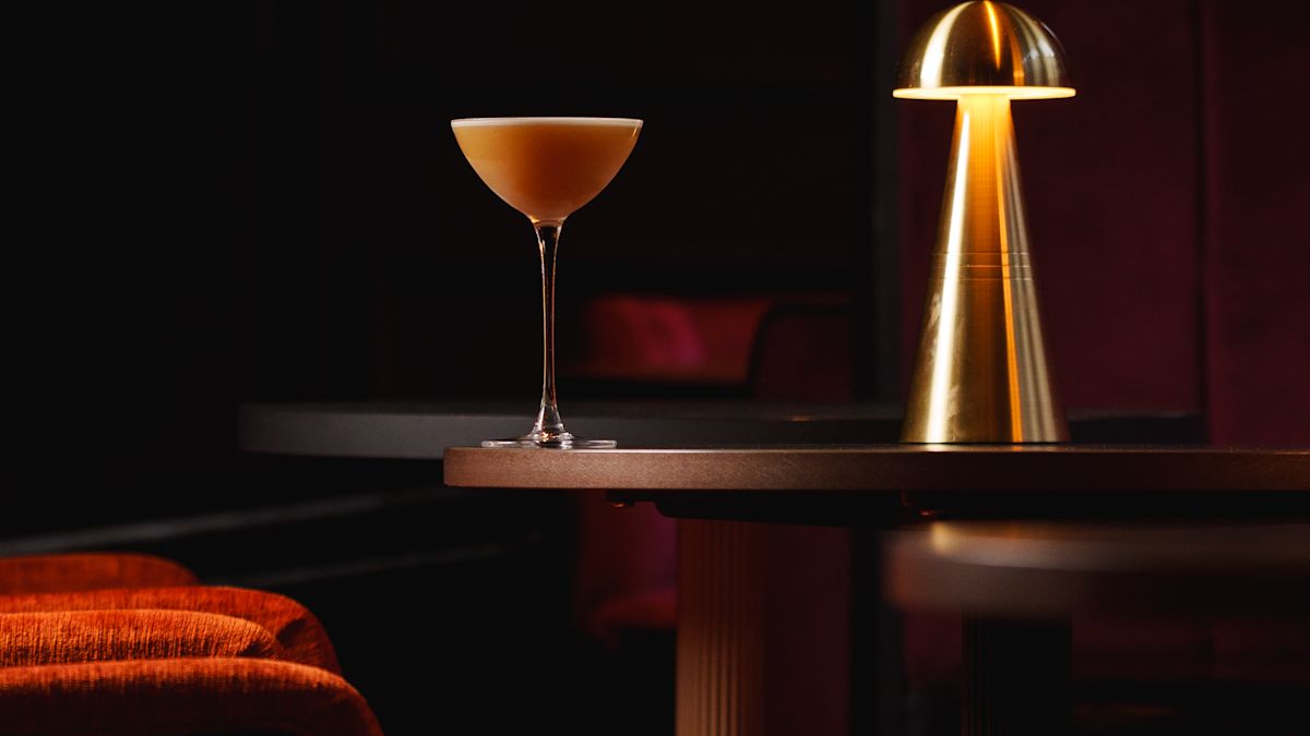 Cocktail auf dem Tisch in der Bar "Caley"