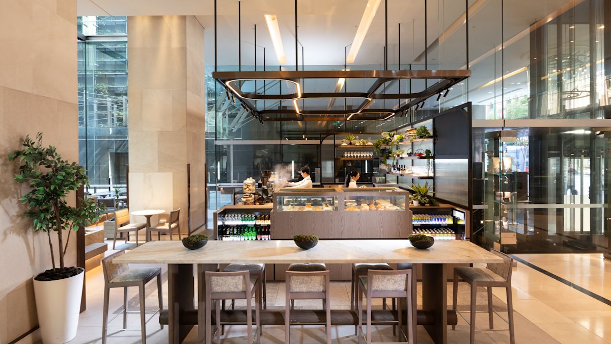 Les chefs cuisinent au salon du hall