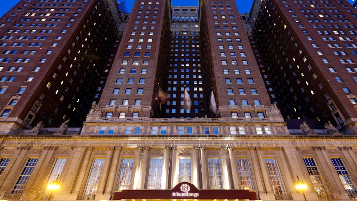 Vertical view of the Hilton Chicago Exterior