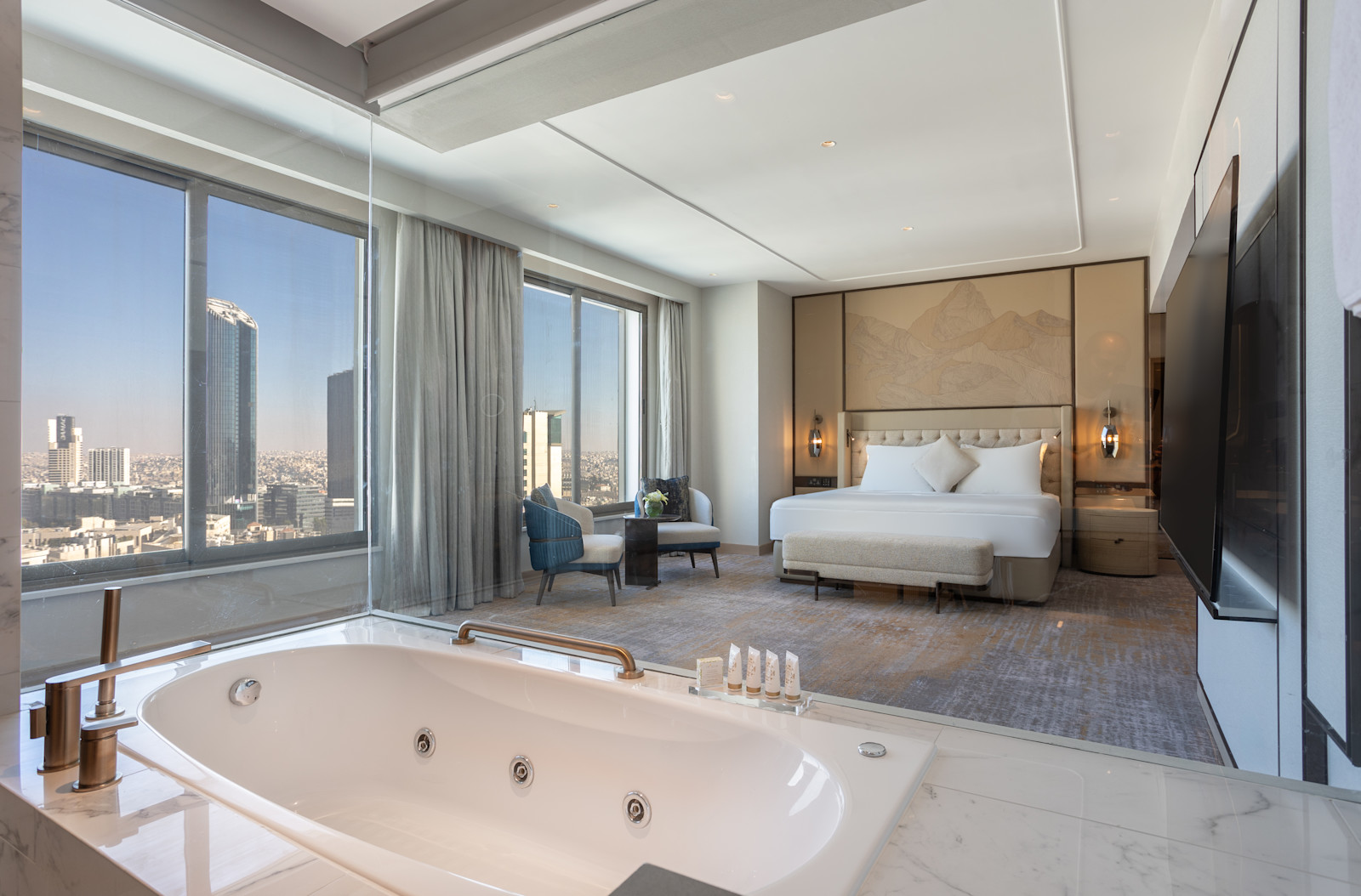 King Club Signia Ambassador Suite with Whirlpool Tub