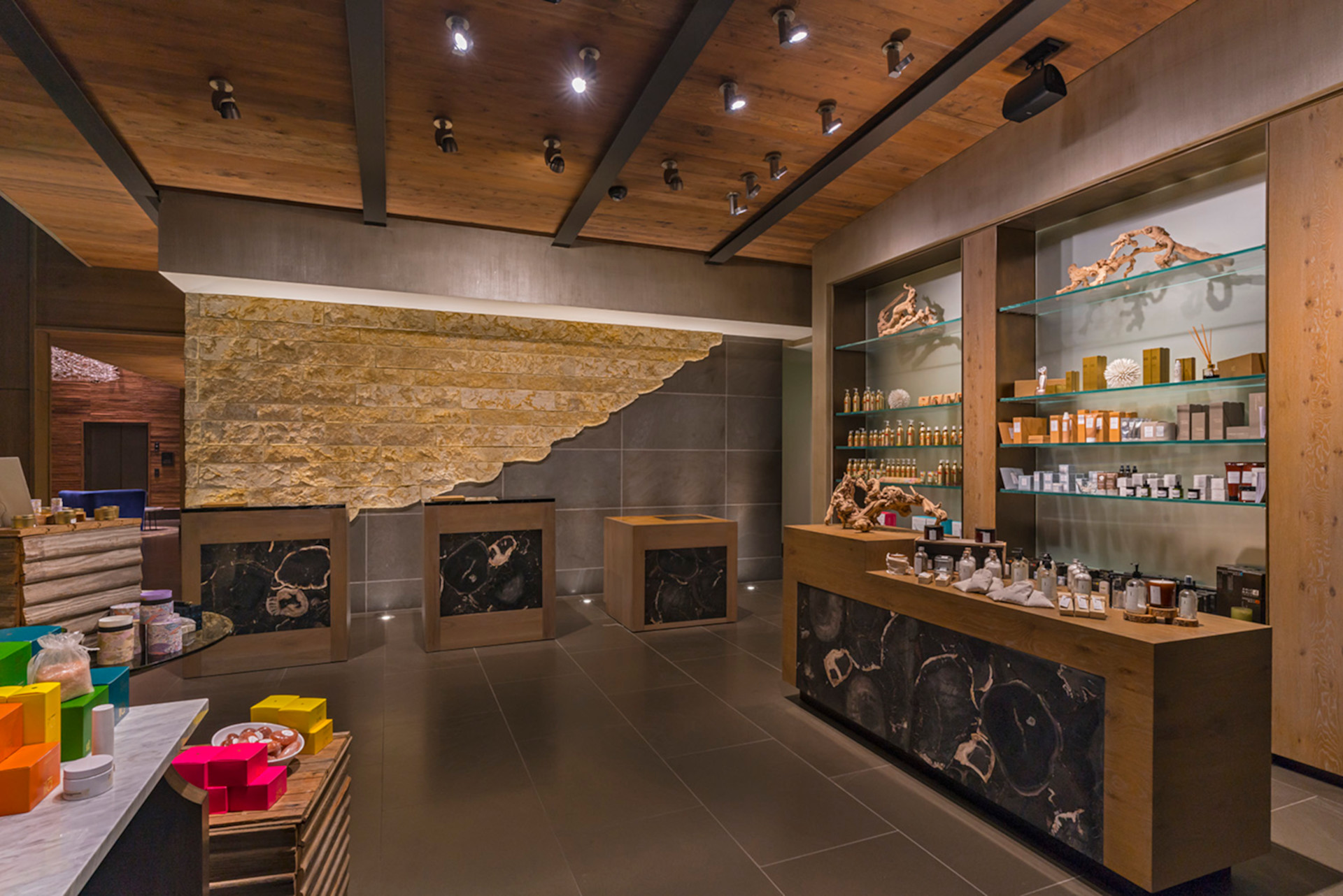 水疗礼品店和门厅