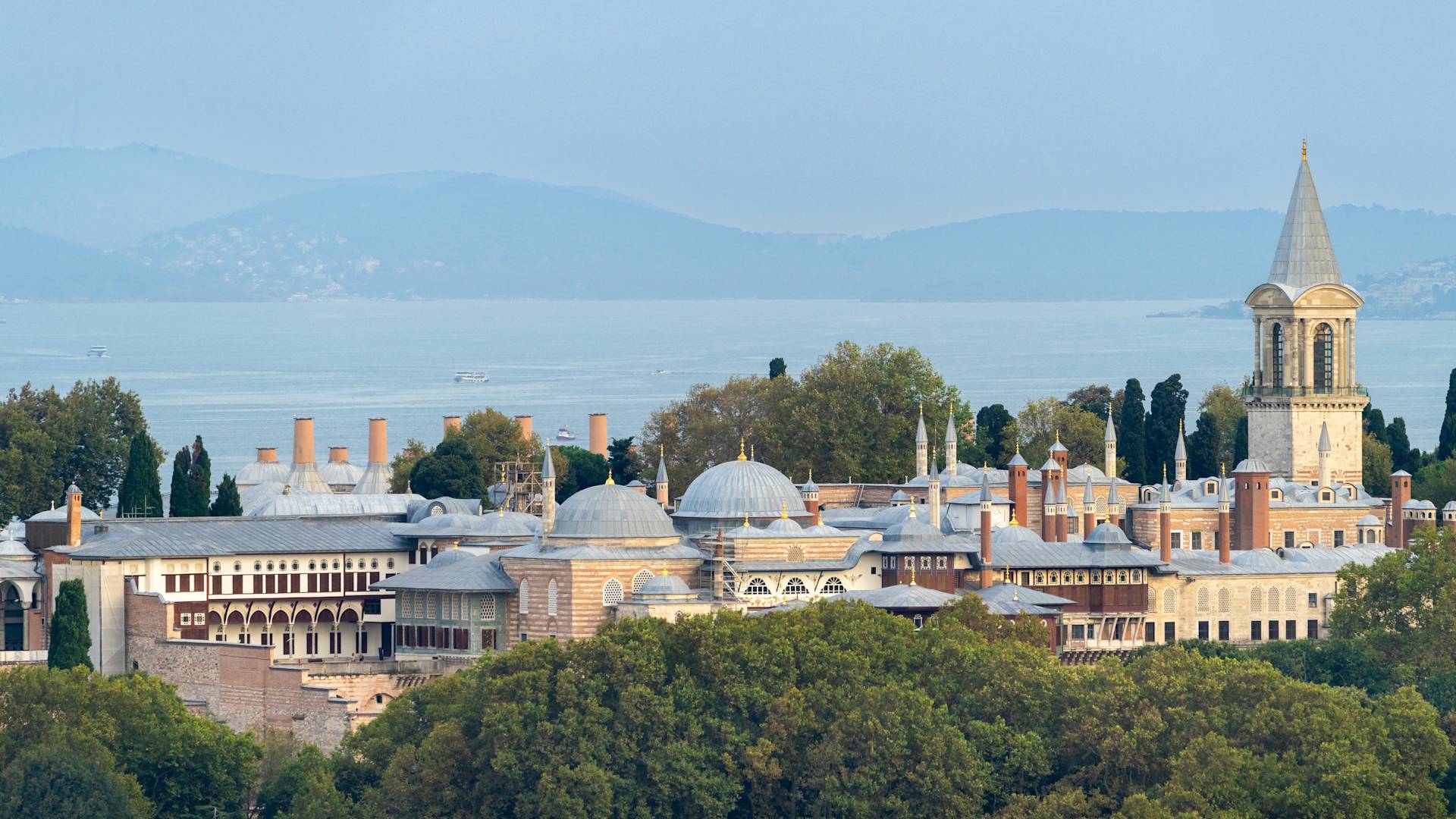 İstabul'da tarihi bir saray kompleksi olan Topkapı Sarayı