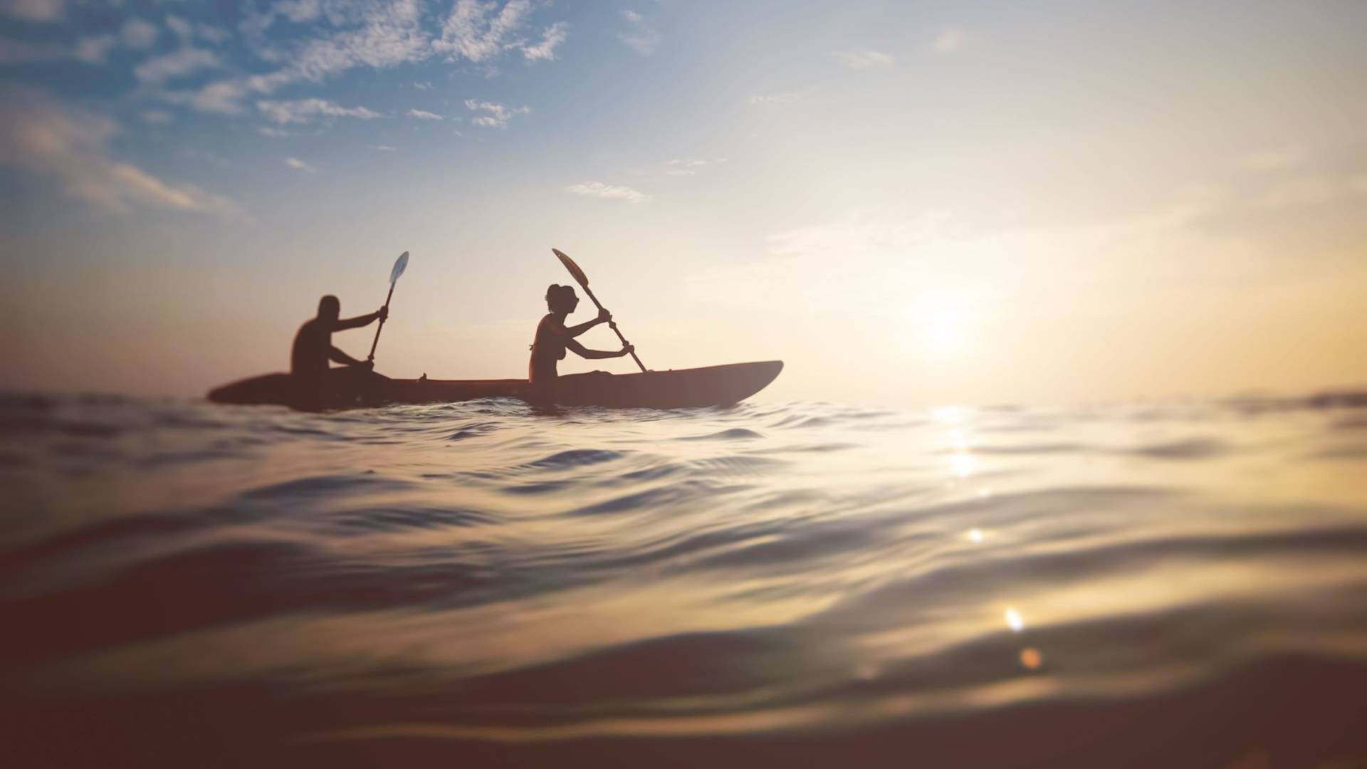 Paddleboarden auf dem Meer