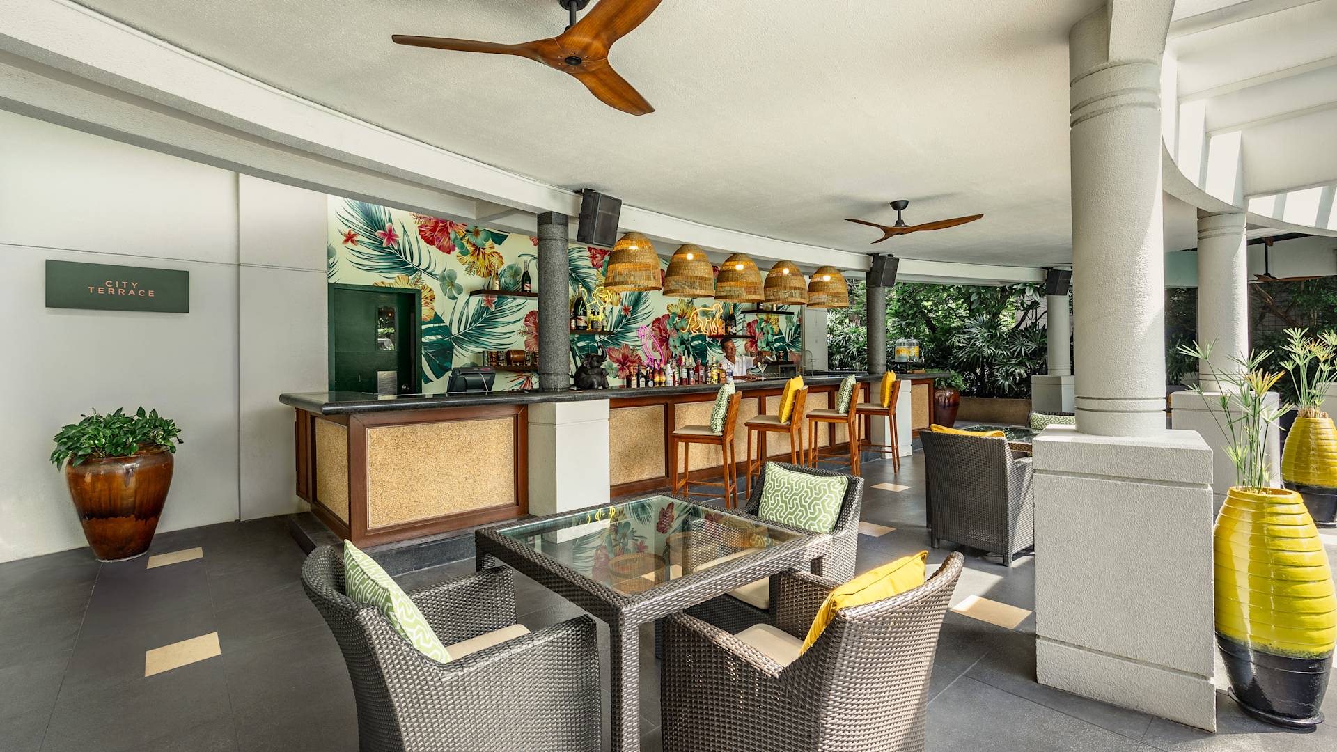 City Terrace Bar and Dining Area