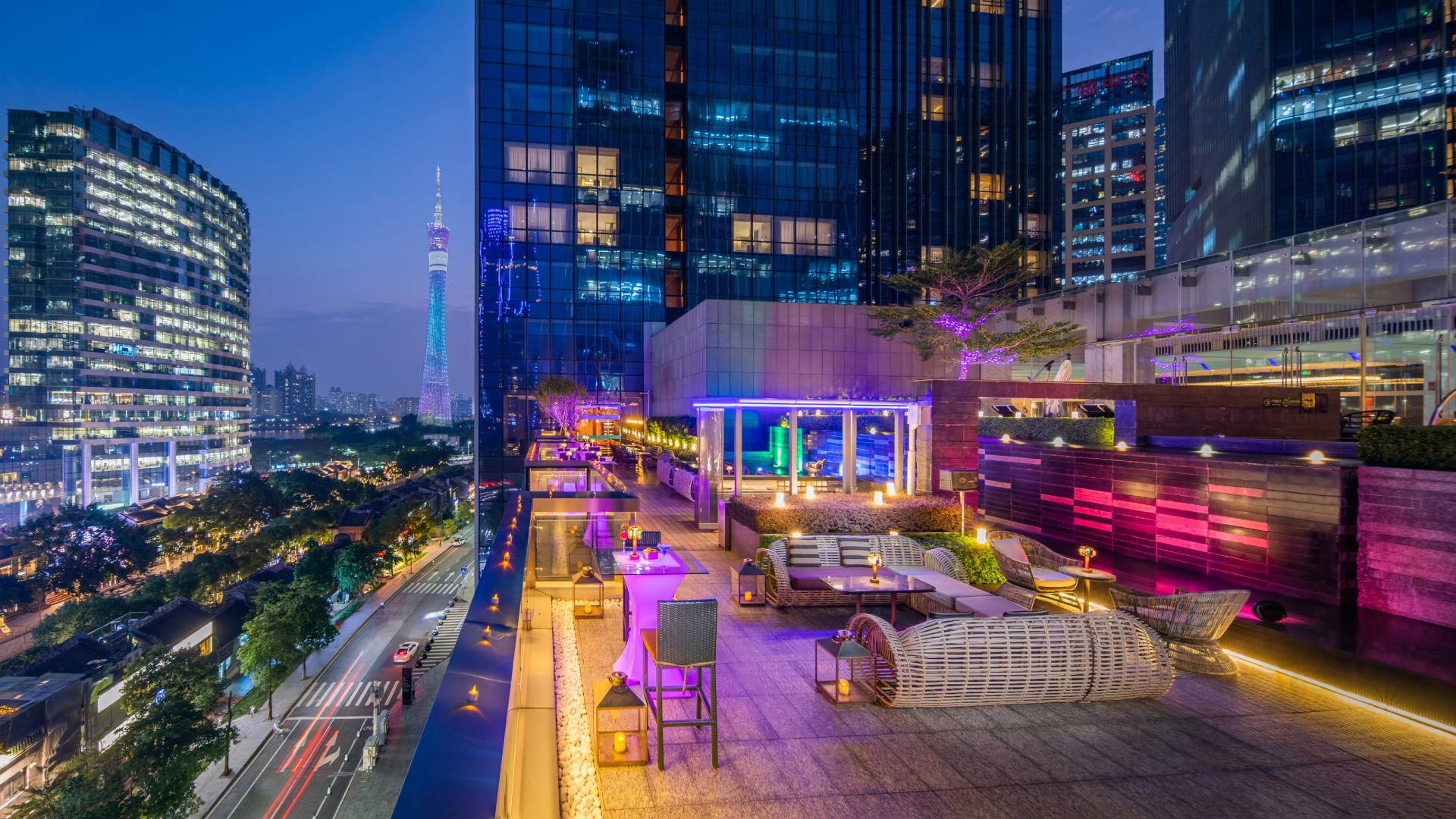 Mg Rooftop Bar with city view