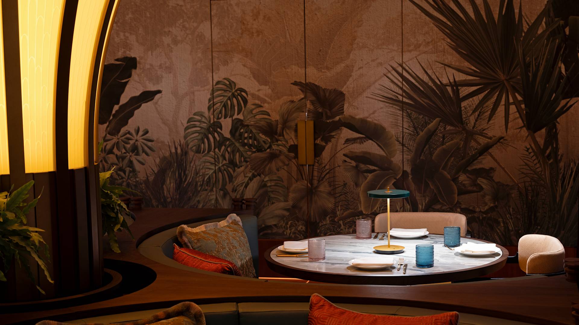 Ristorante GRETA OTO Hamburg - Tavolo da pranzo