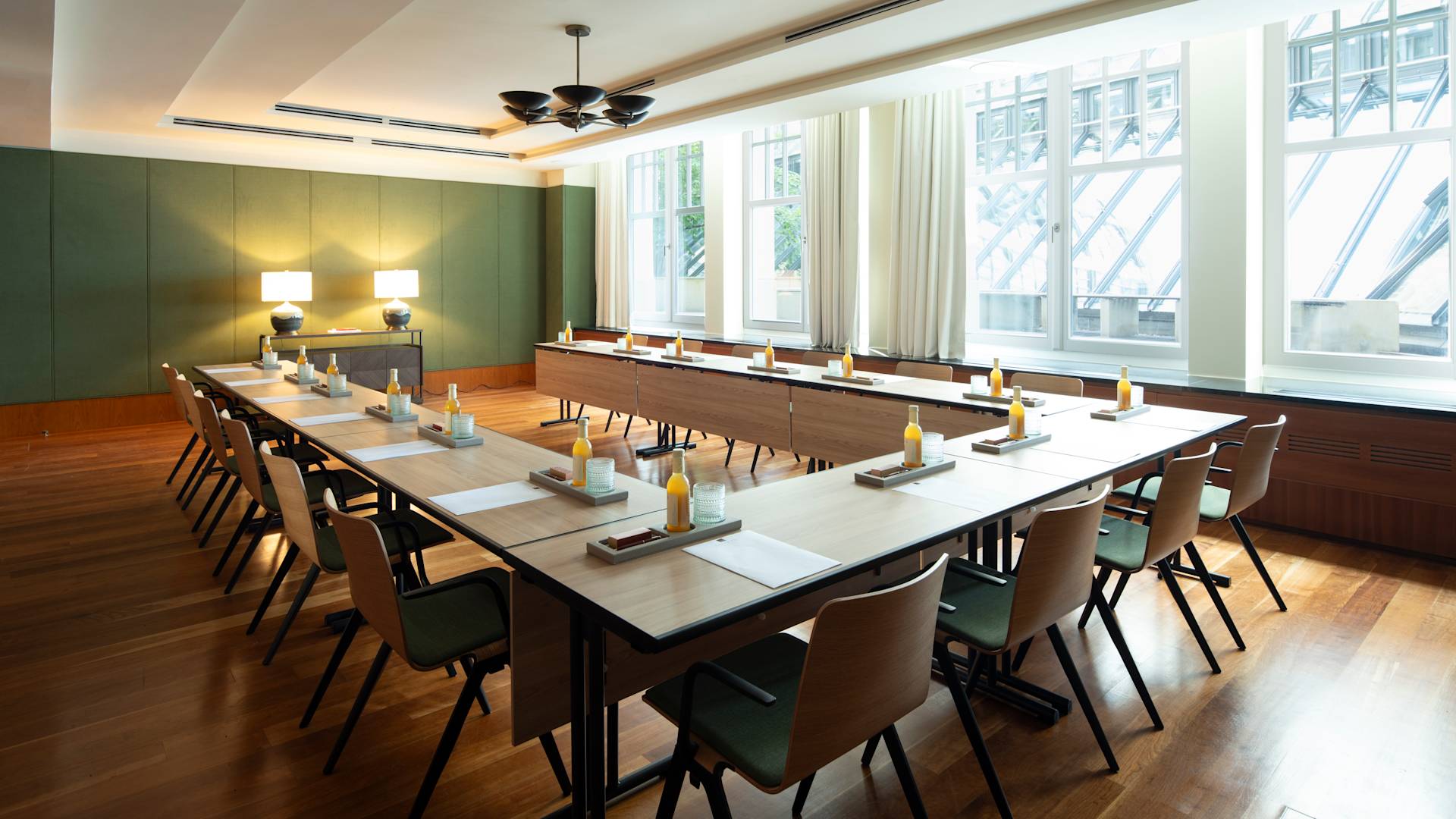 Vergaderzaal met U-opstelling