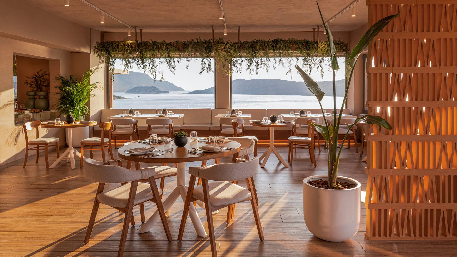 Island Restaurant Seating