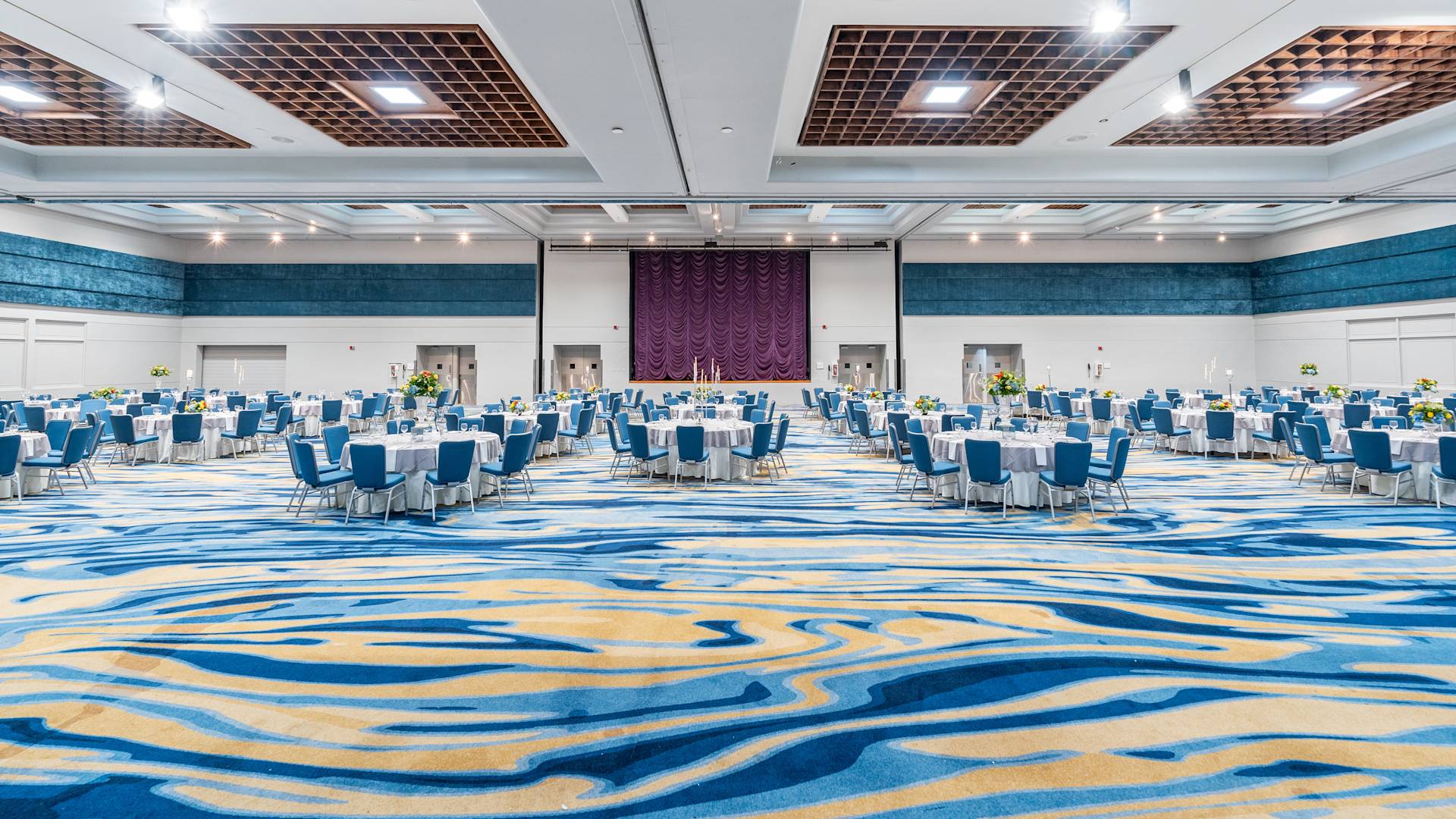 Gran Salon Setup with Round Tables