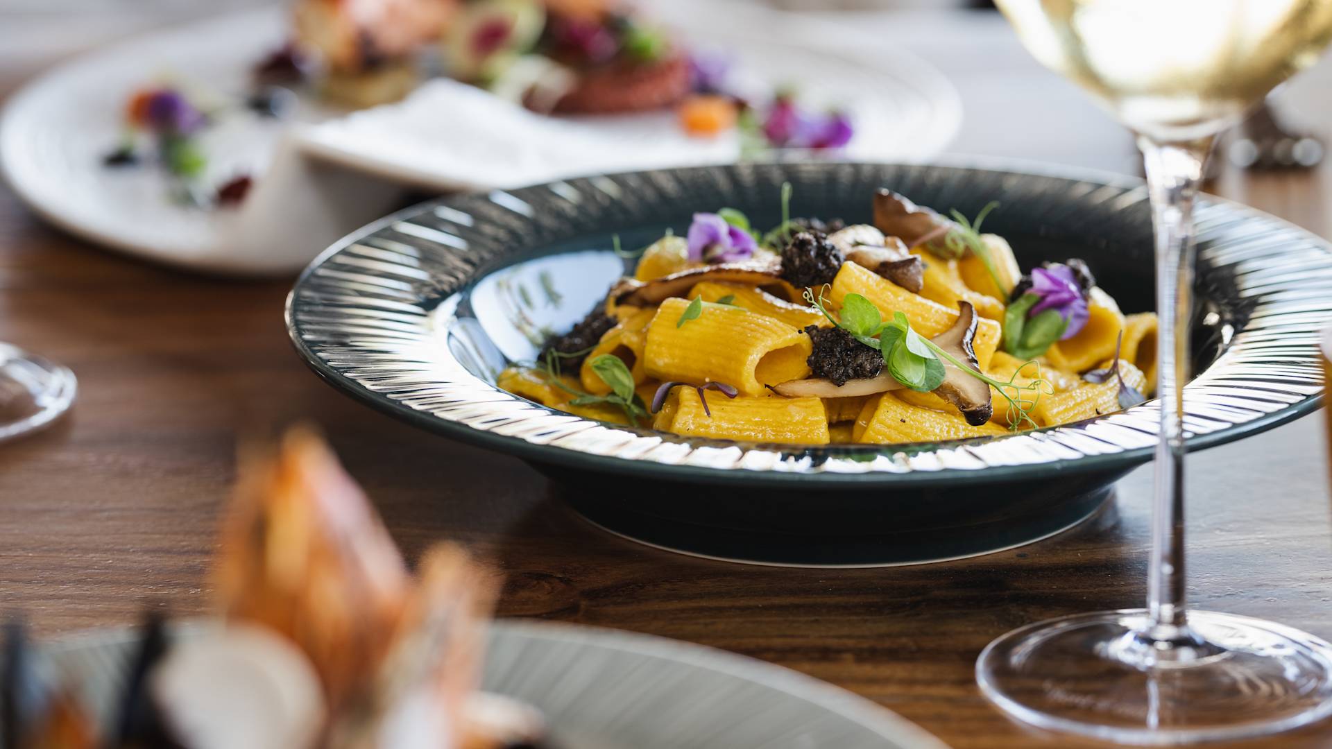 Pastaaufstrich auf dem Tisch