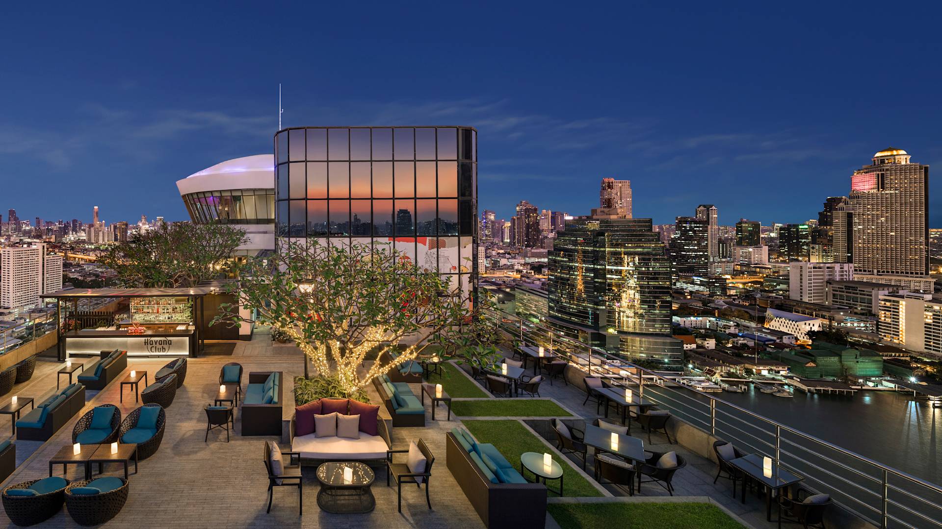 Treizeci de baruri pe acoperiș