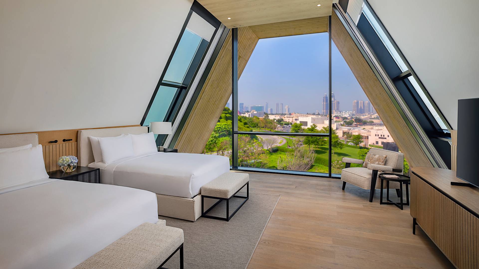 Suite with Two Beds with Garden and City View