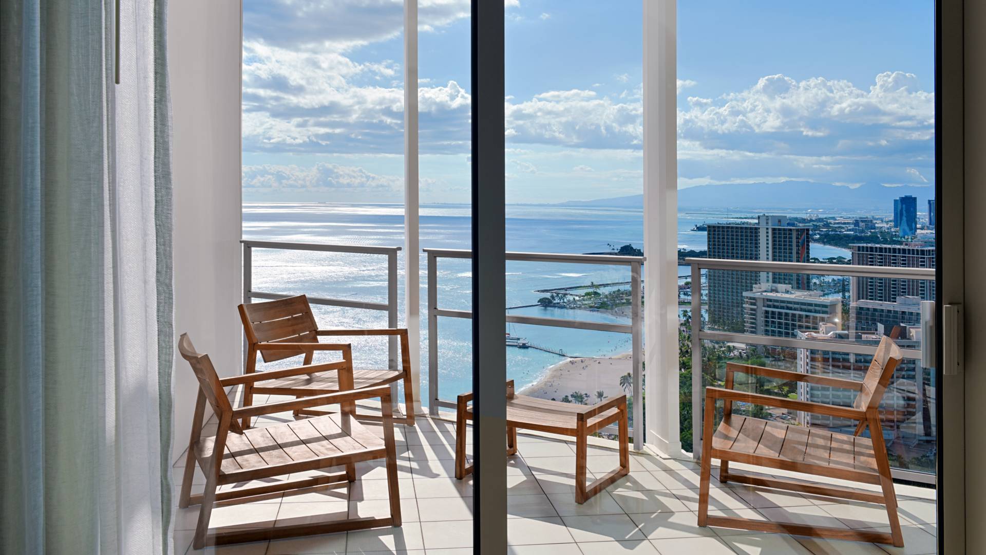 Luxury Amenities at Ka La #39 i Waikiki Beach LXR Hotels Resorts