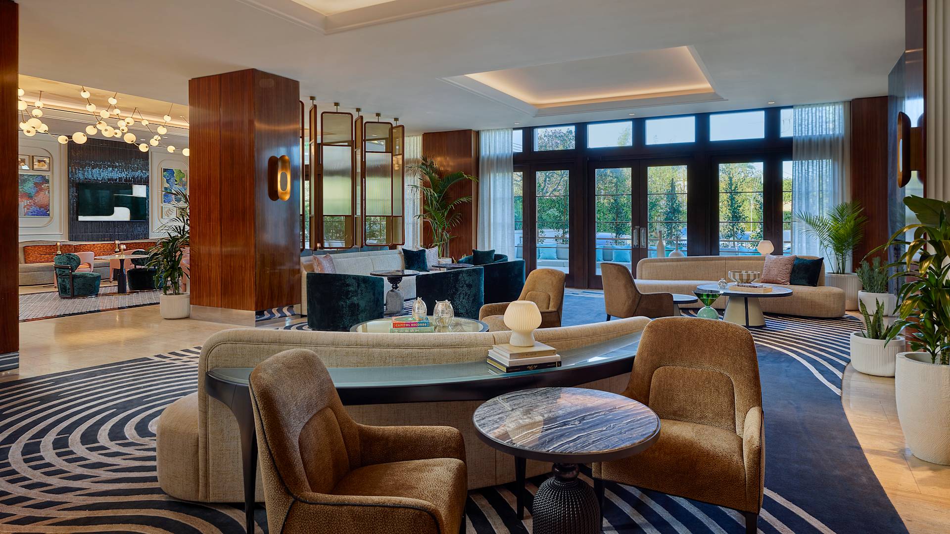 Aula Silhouette-kokoushuoneeseen