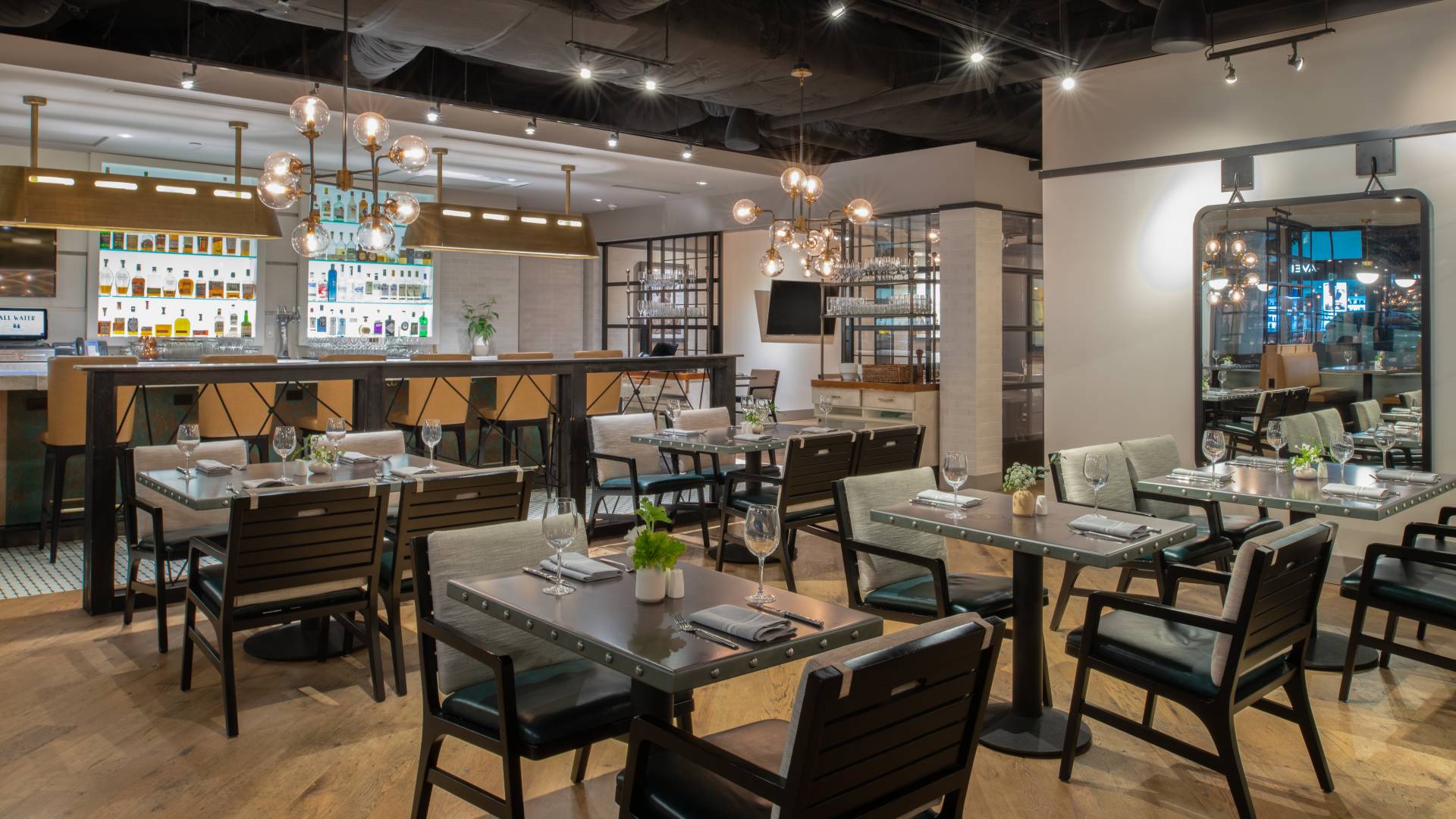 Ruang Makan Semua Restoran Air