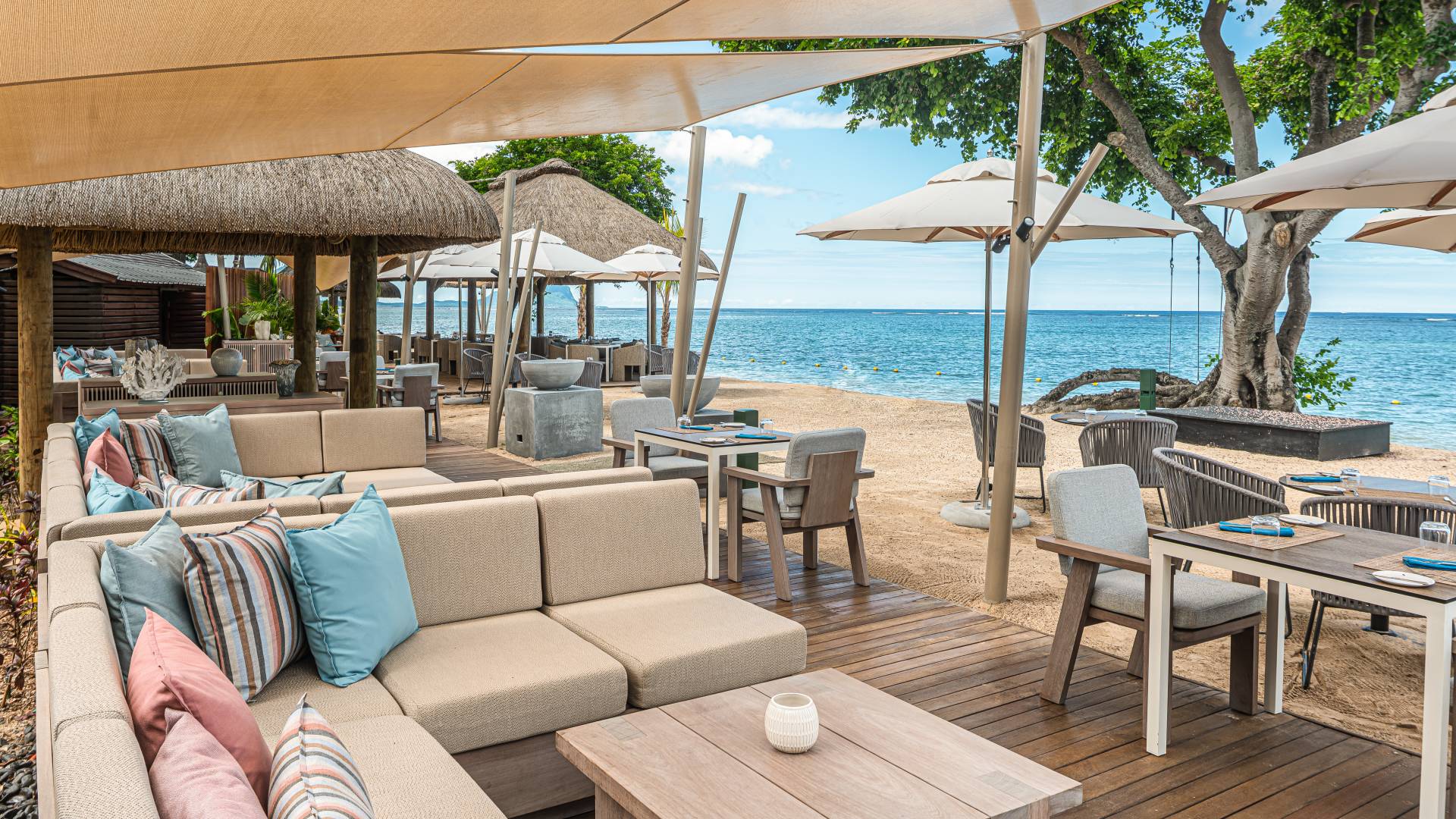 Coquillages Restaurant Outdoor Lounge and Dining