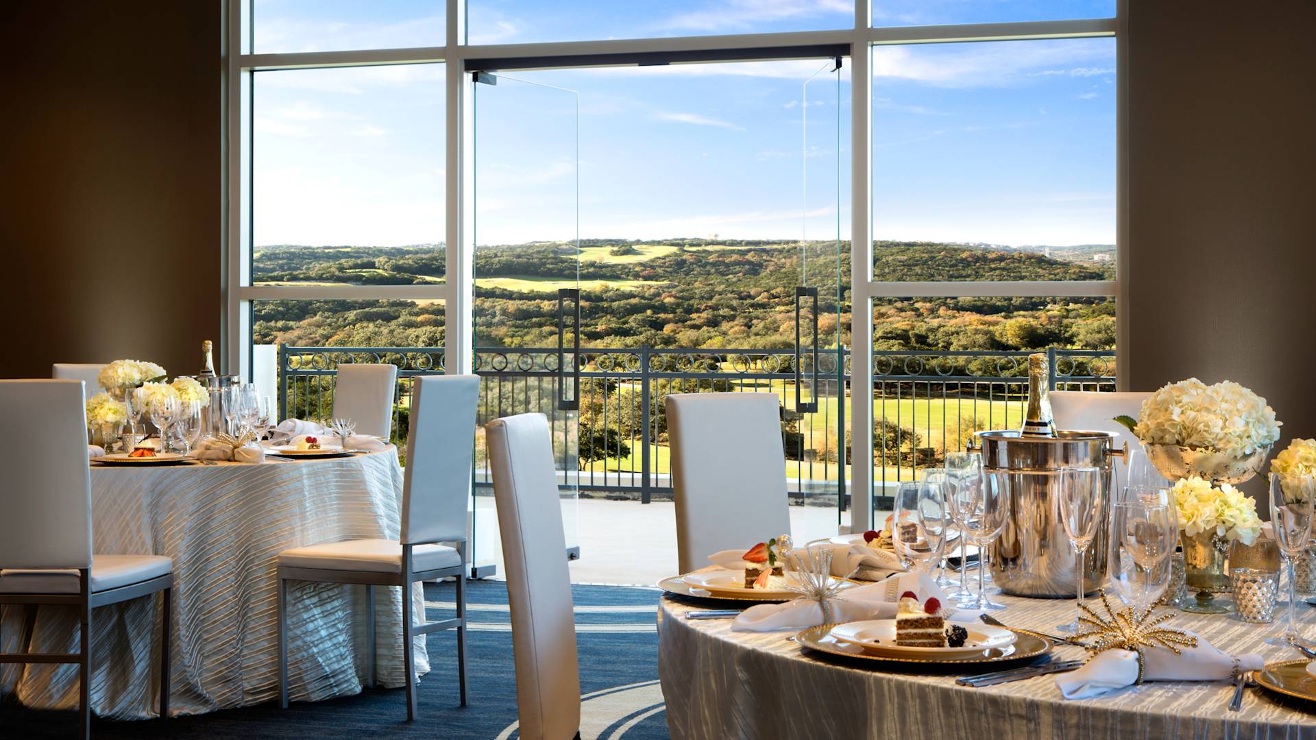 Salle de réunion San Jose avec vue sur la colline