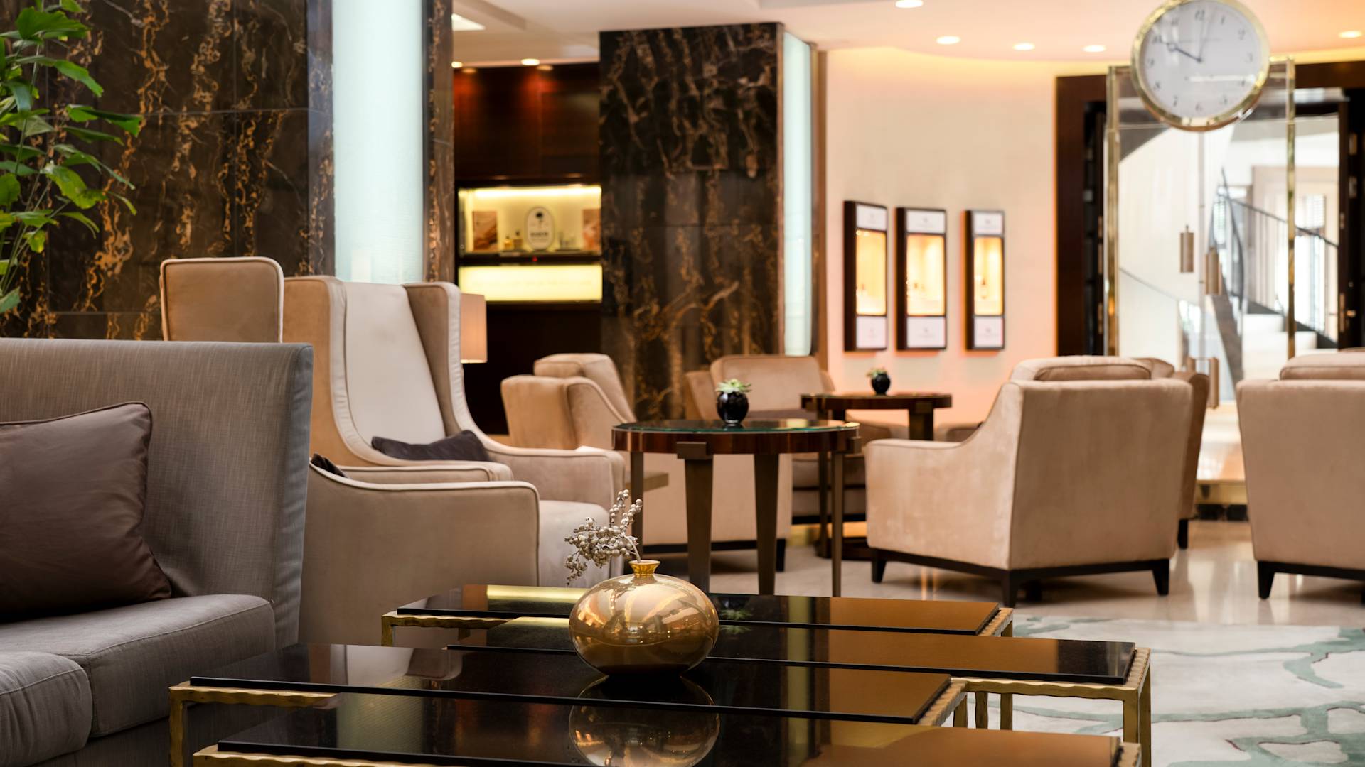 พื้นที่นั่งเล่นในล็อบบี้