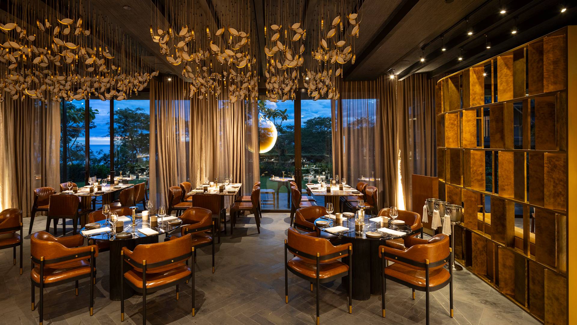 Vue des sièges du restaurant La Finca