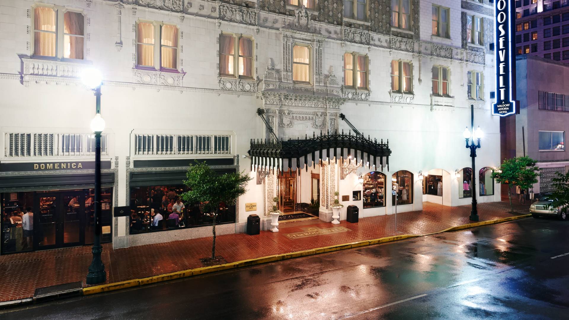 Baronne Street Entrance