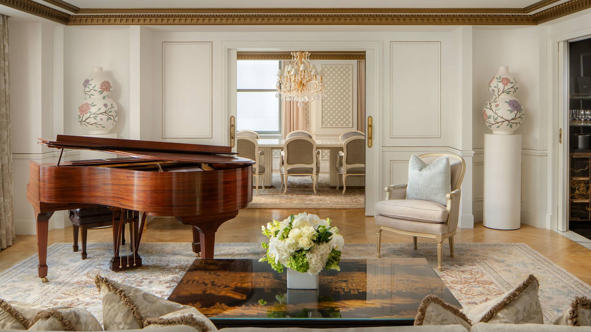 Waldorf Astoria Suite thumbnail 6