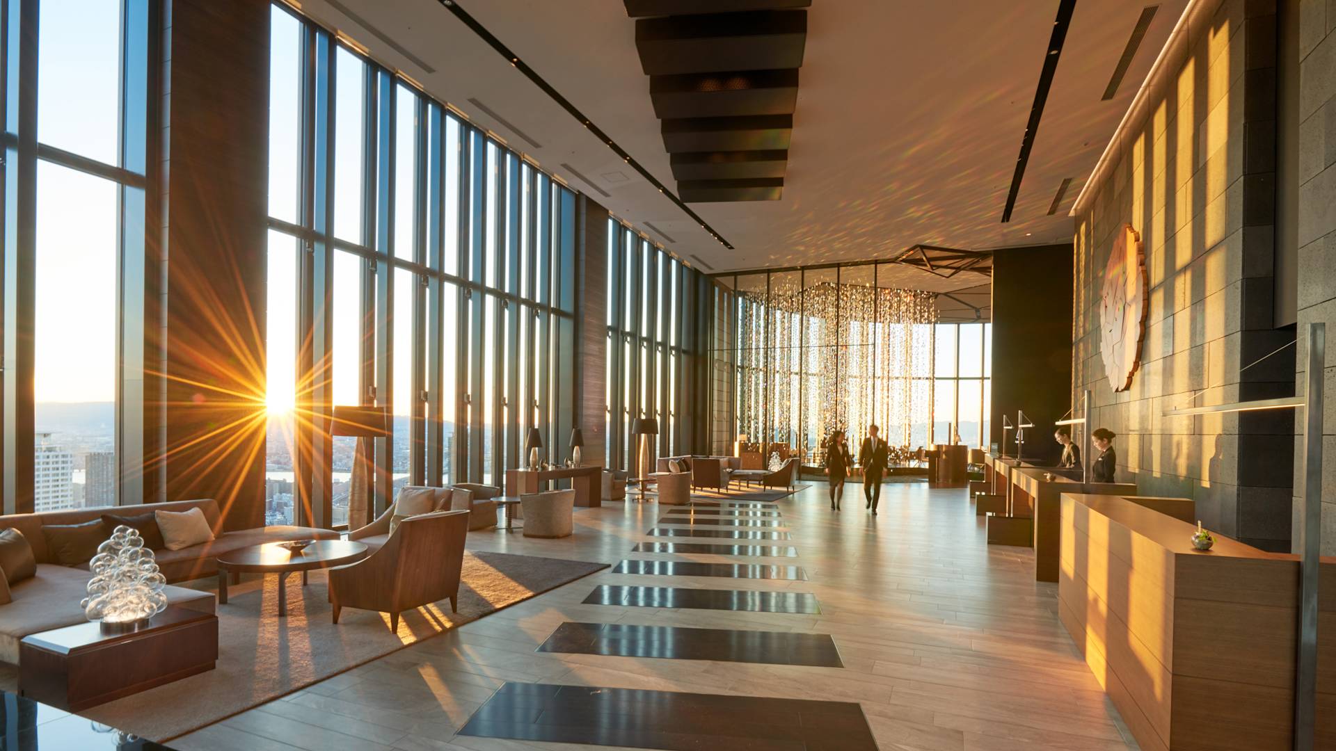 الانتقال إلى بهو الفندق