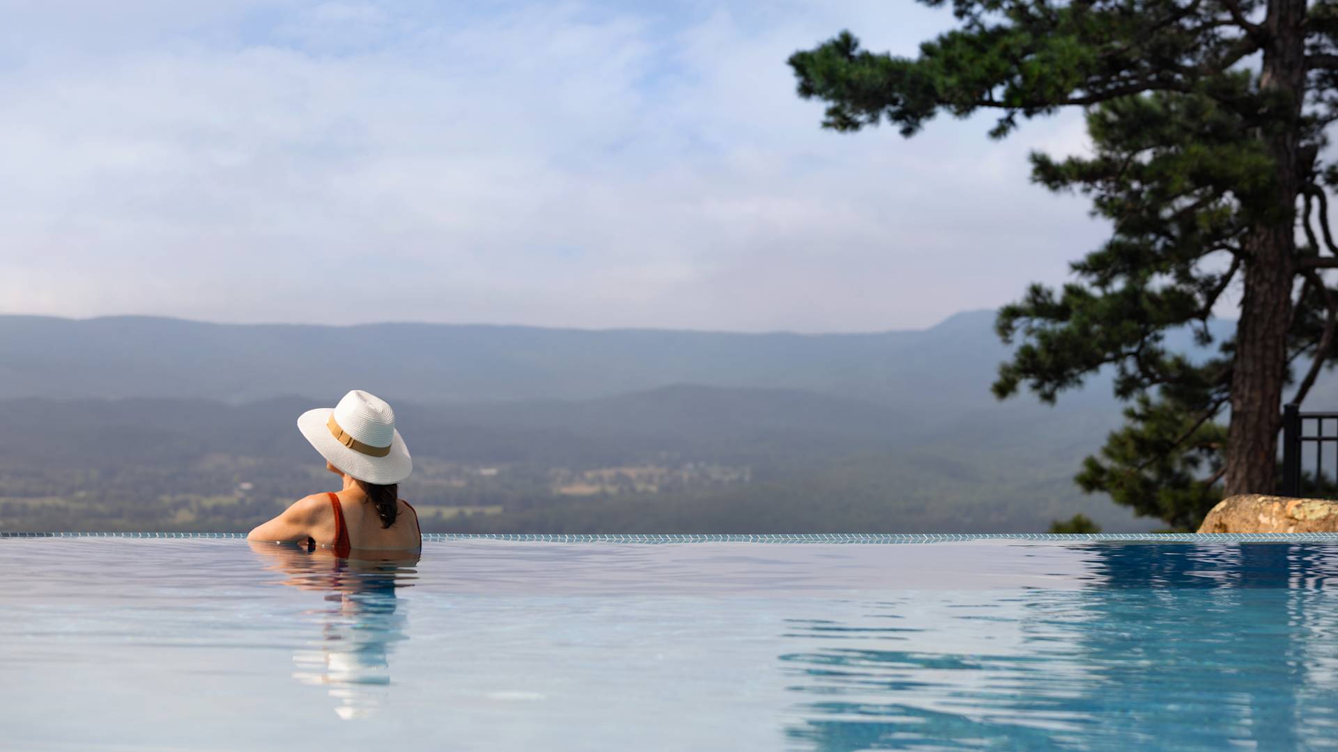 Guest Enjoying The Pool-transition