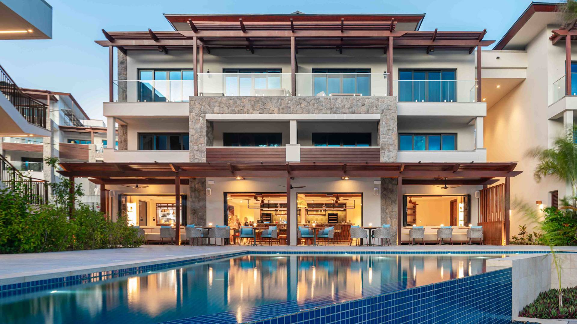 Tiger Bite – przejście do salonu zewnętrznego