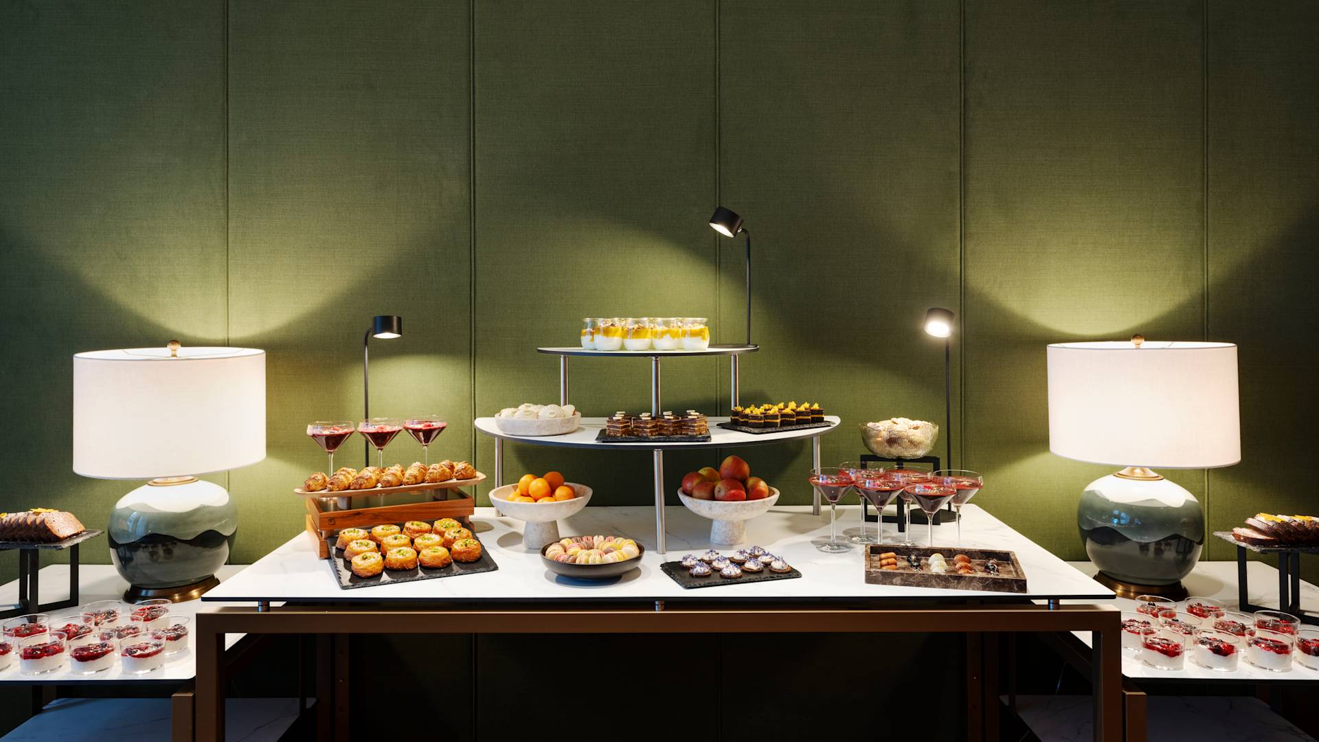 Výběr občerstvení pro přestávku na kávu v konferenčním prostoru – přechod