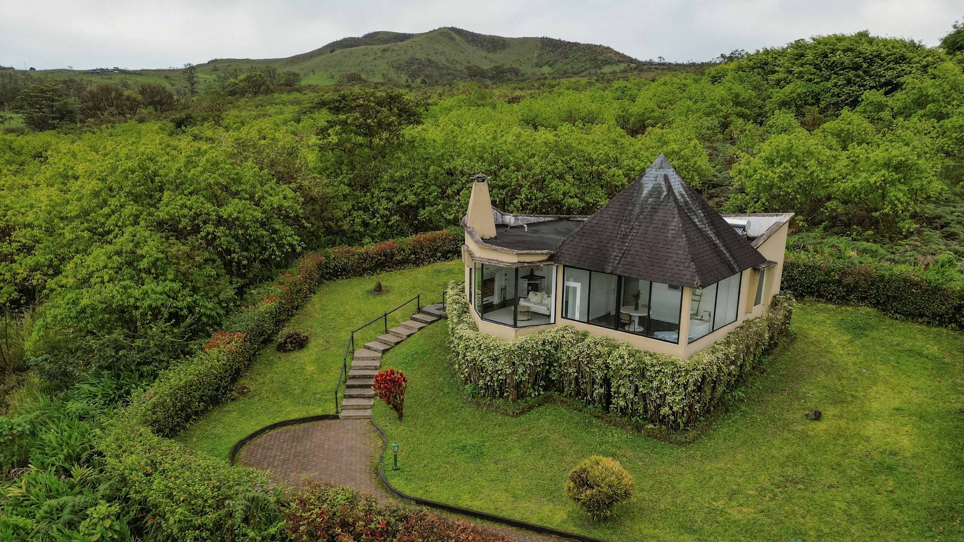 Guest Villa Exterior-transition