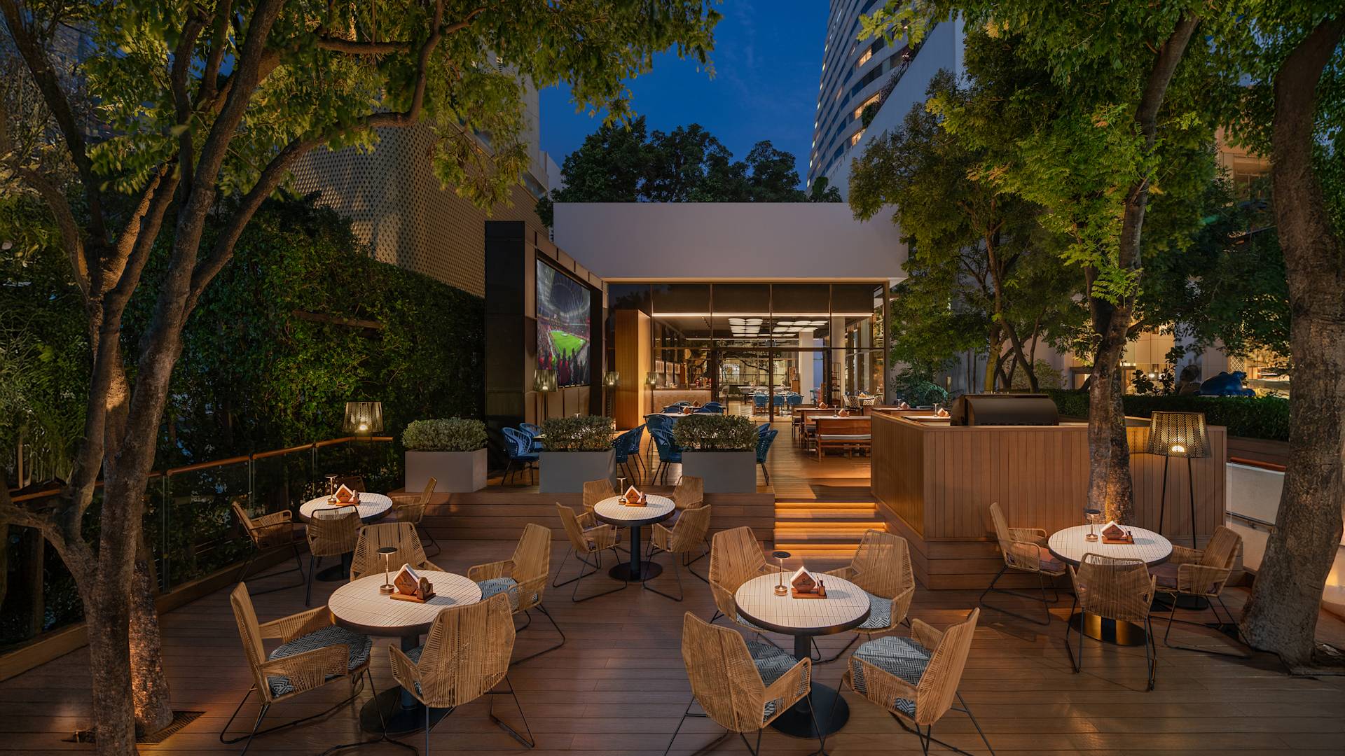 Coin repas de la terrasse du restaurant Ale House - transition