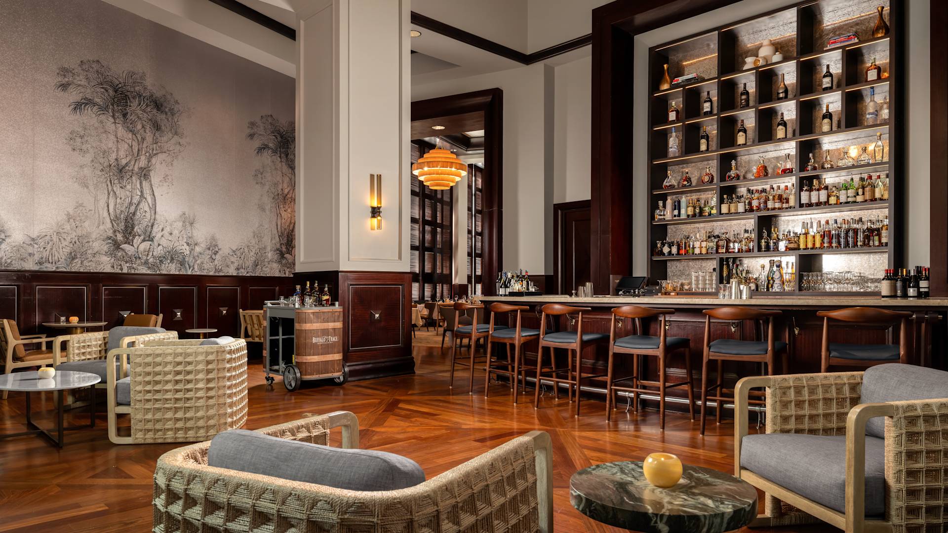 Diplomat Prime Restaurant și Bar Area - Tranziție