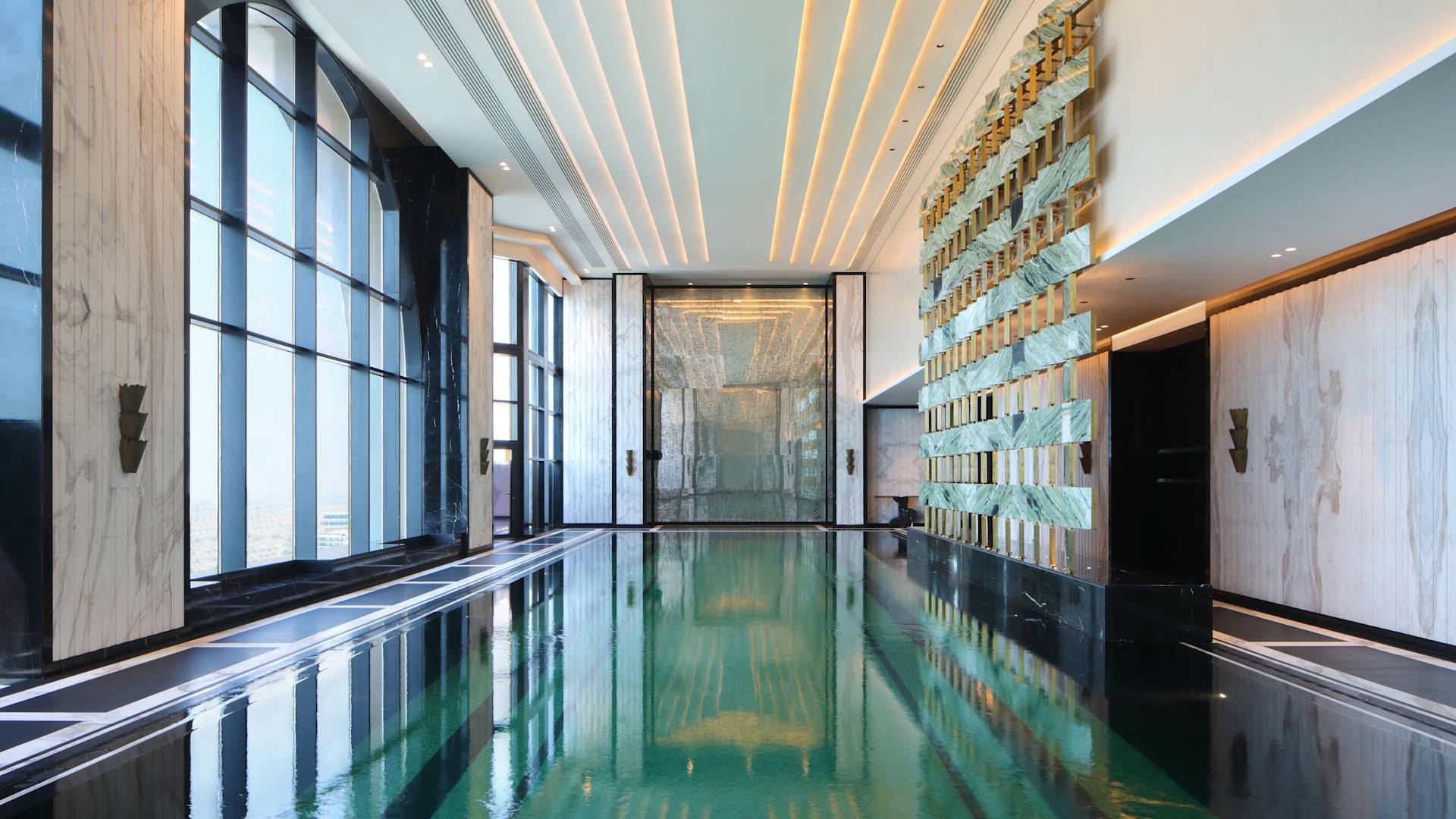 Espace piscine intérieur - transition