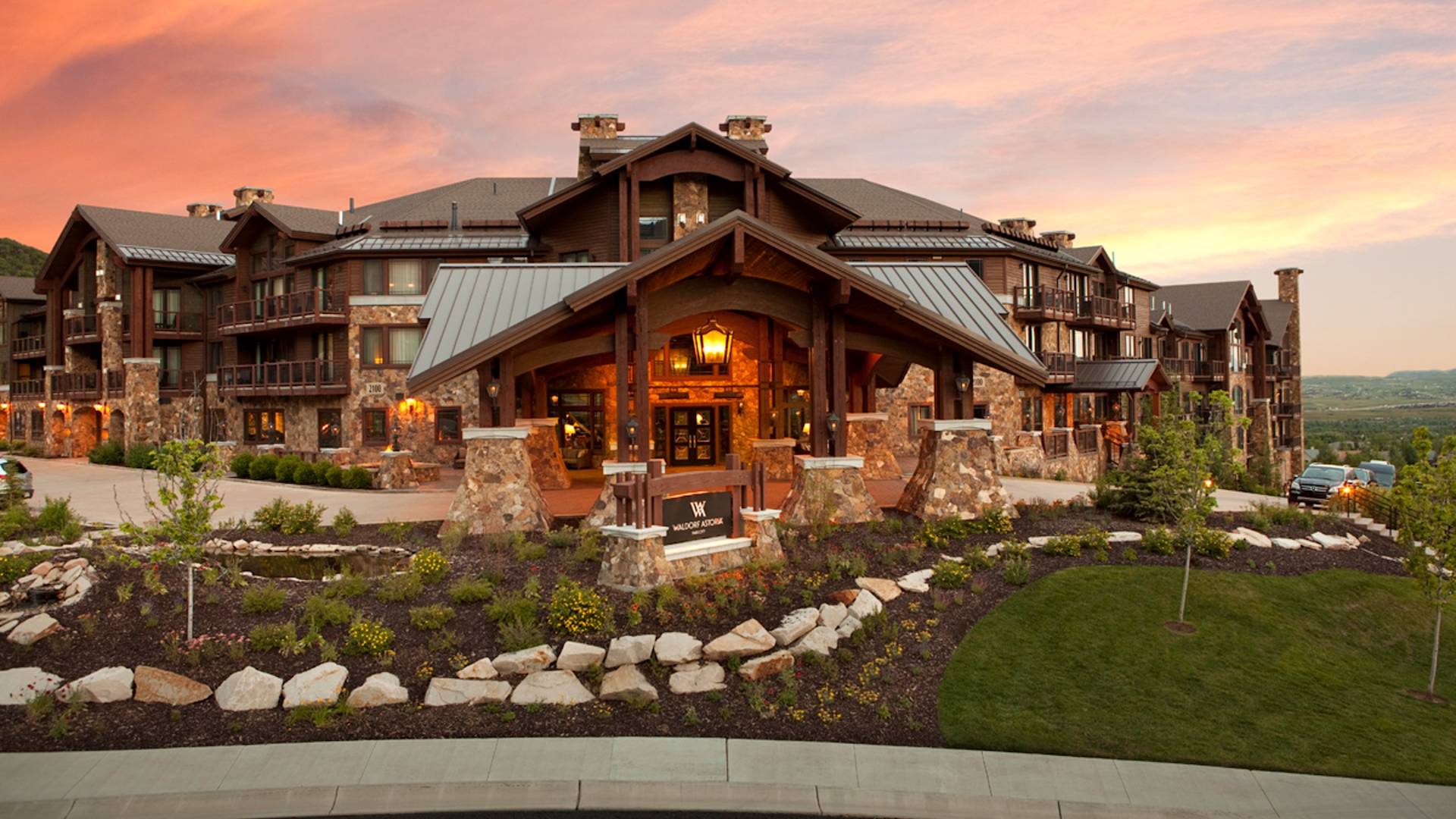 Hotel Exterior-transition