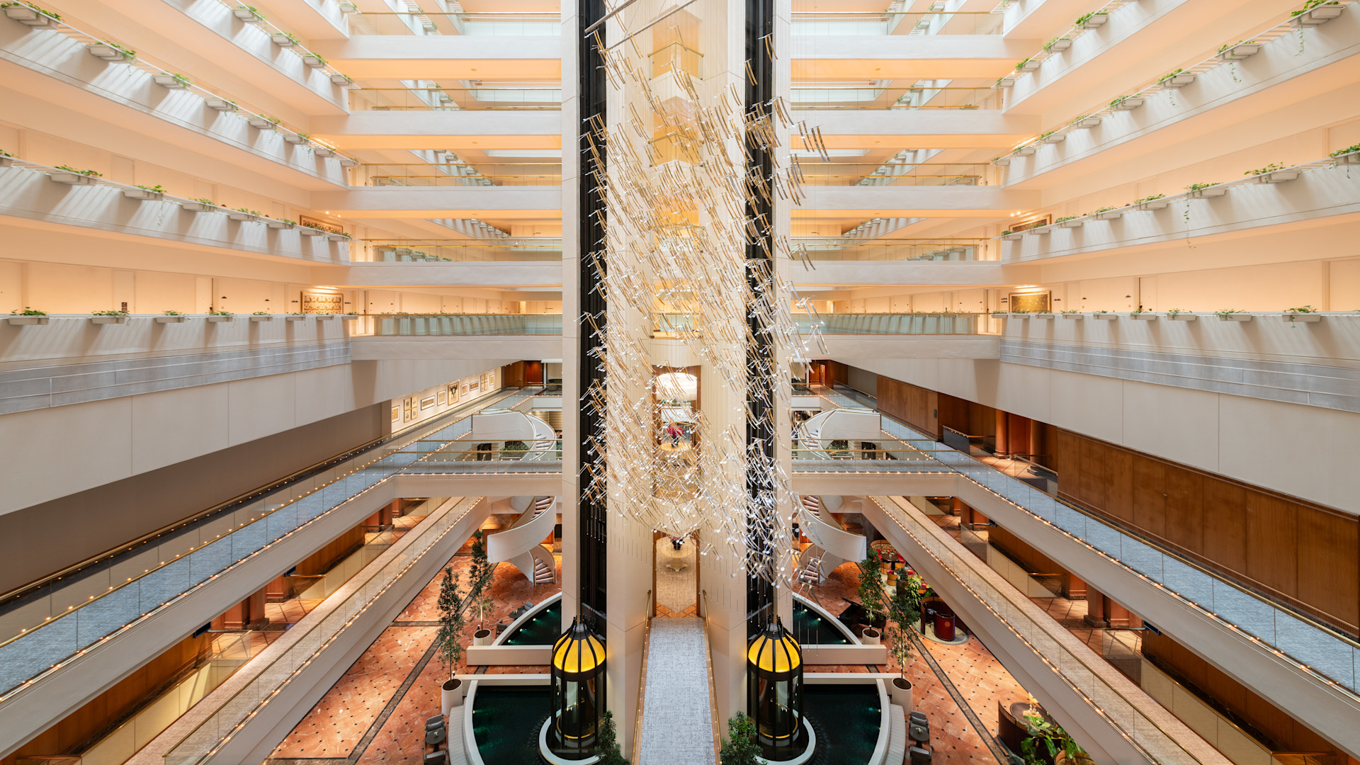 hotelli atrium-transition