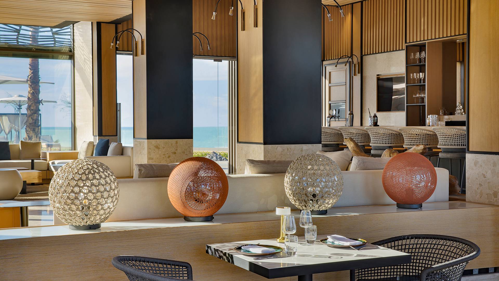 レストランのダイニングエリアの移行