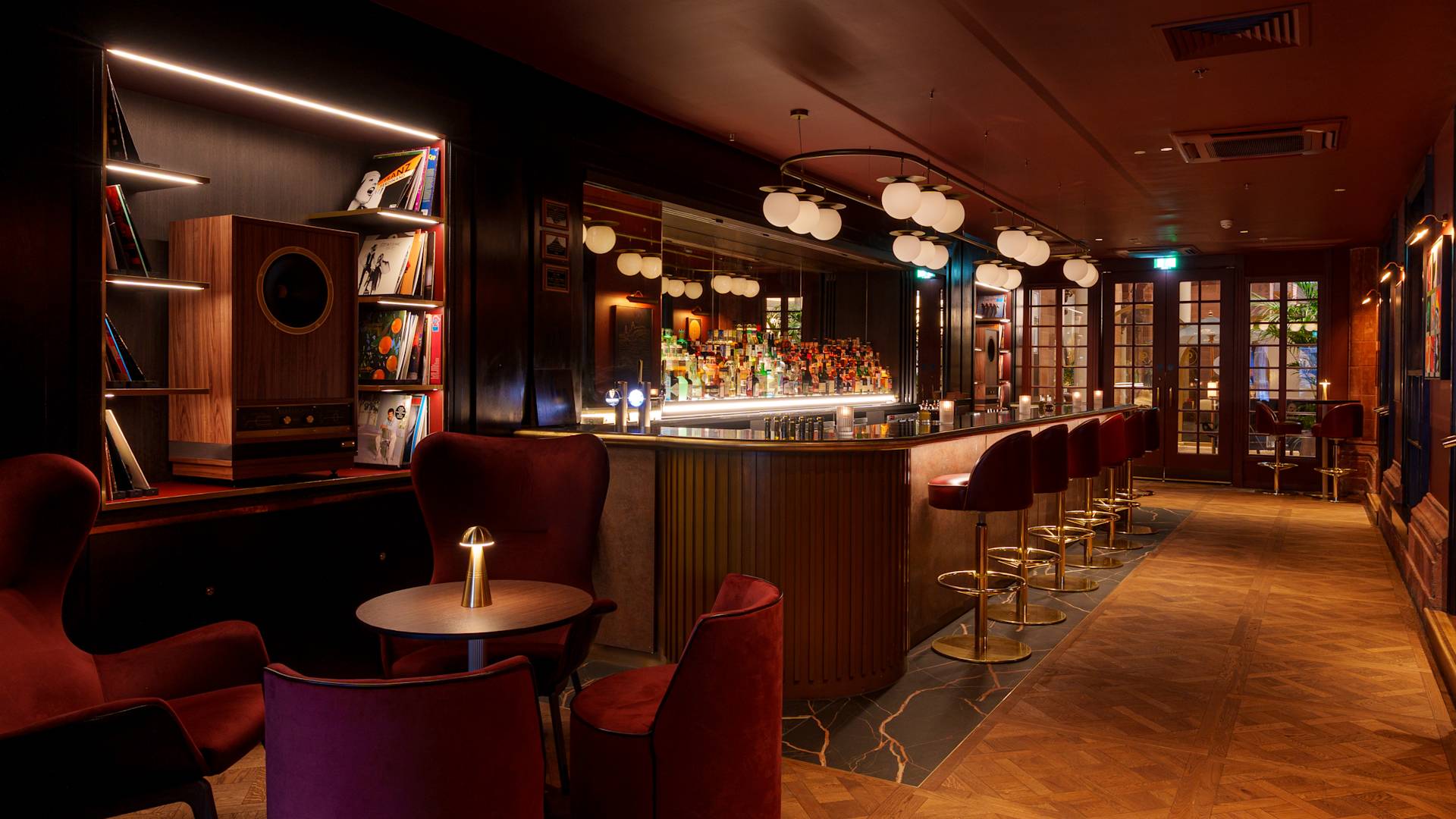 Überblick über den Übergang zur Bar "Caley"