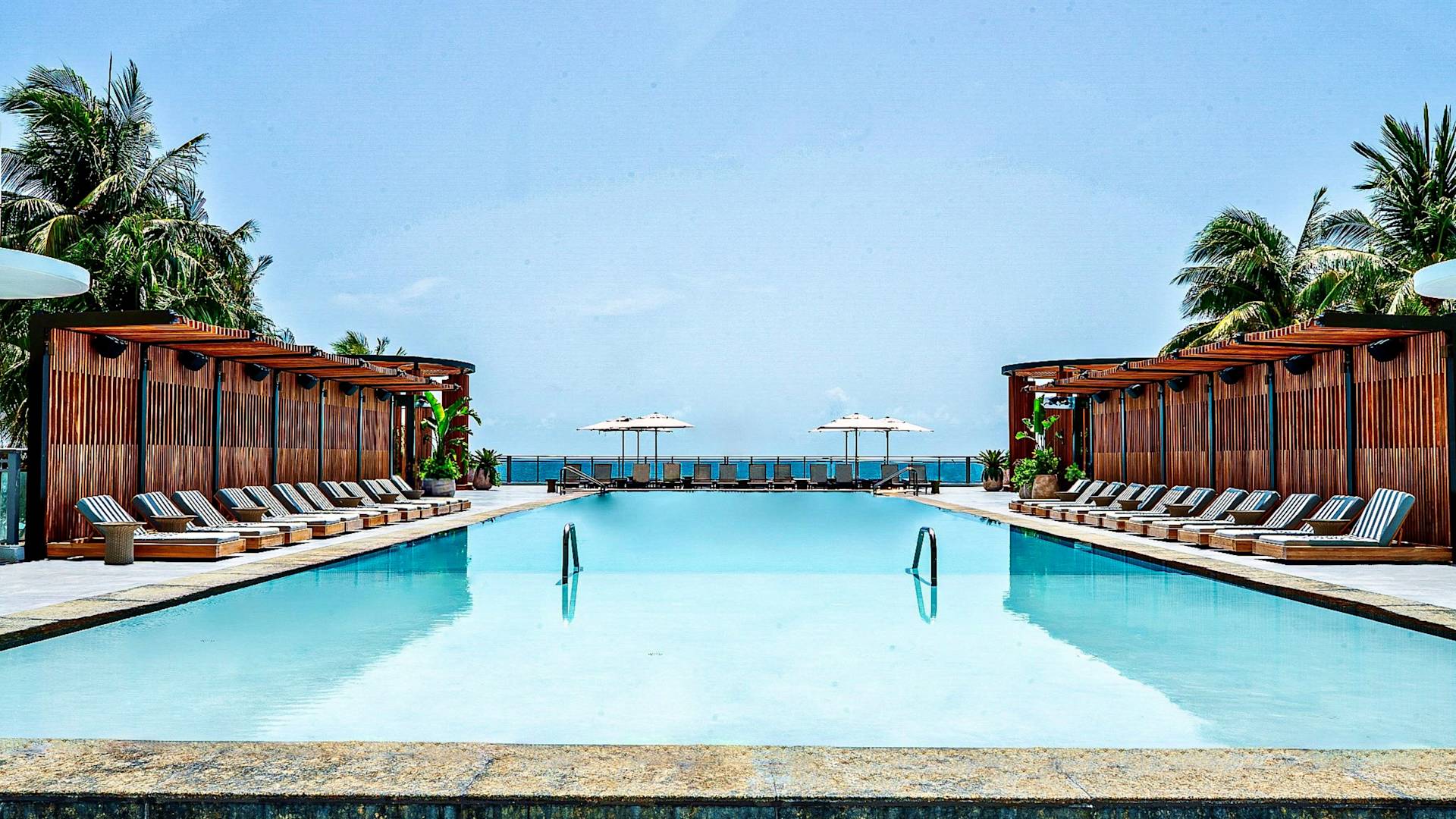 Havuz uzun çekim-geçiş