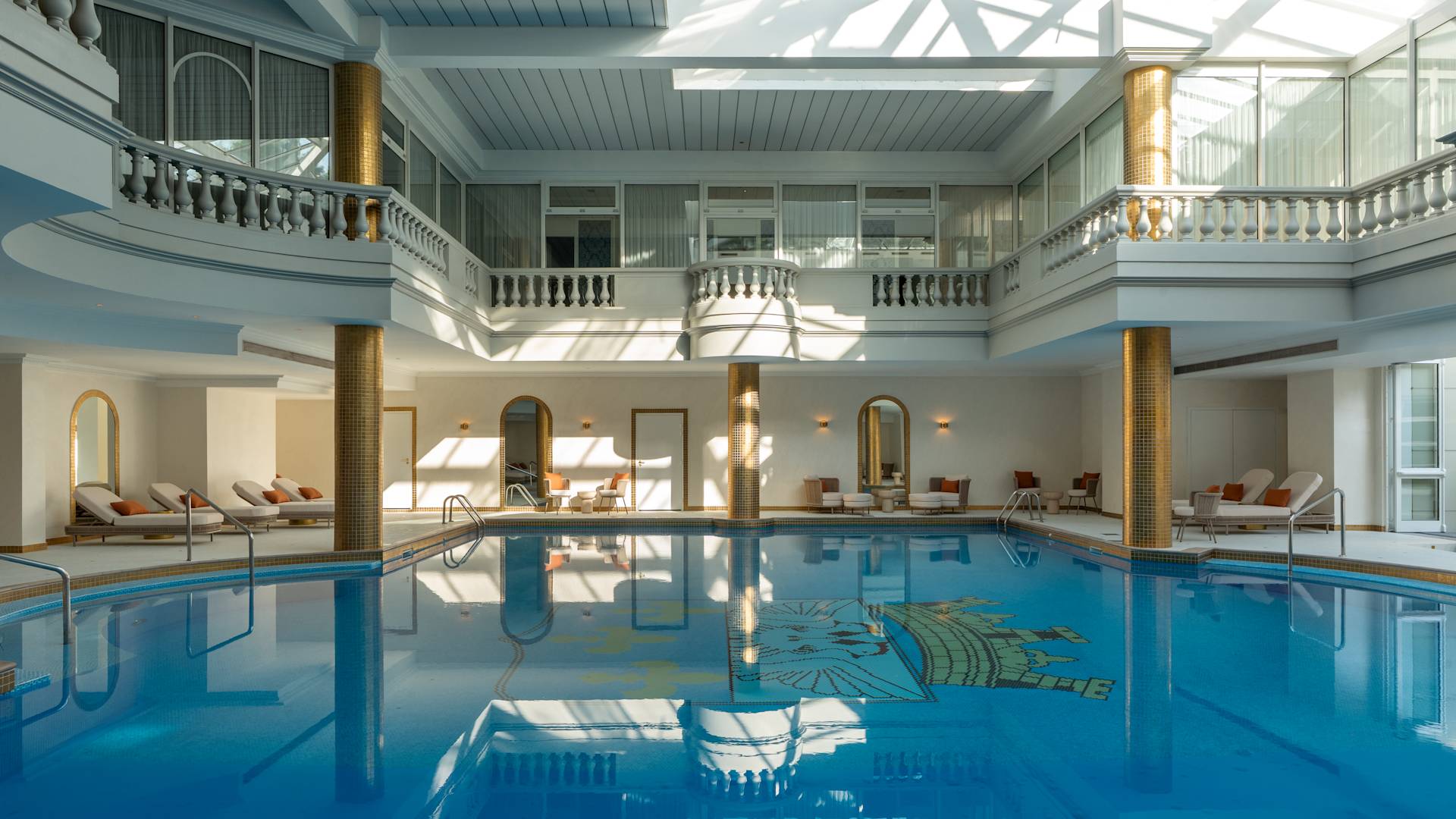 Vue de la piscine-transition