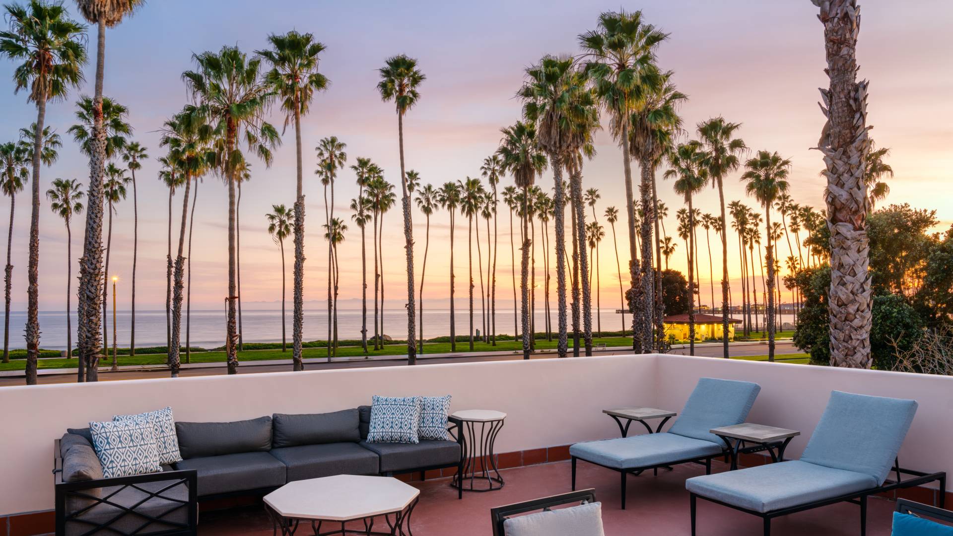 Patio Luar Ruangan Kamar Tamu