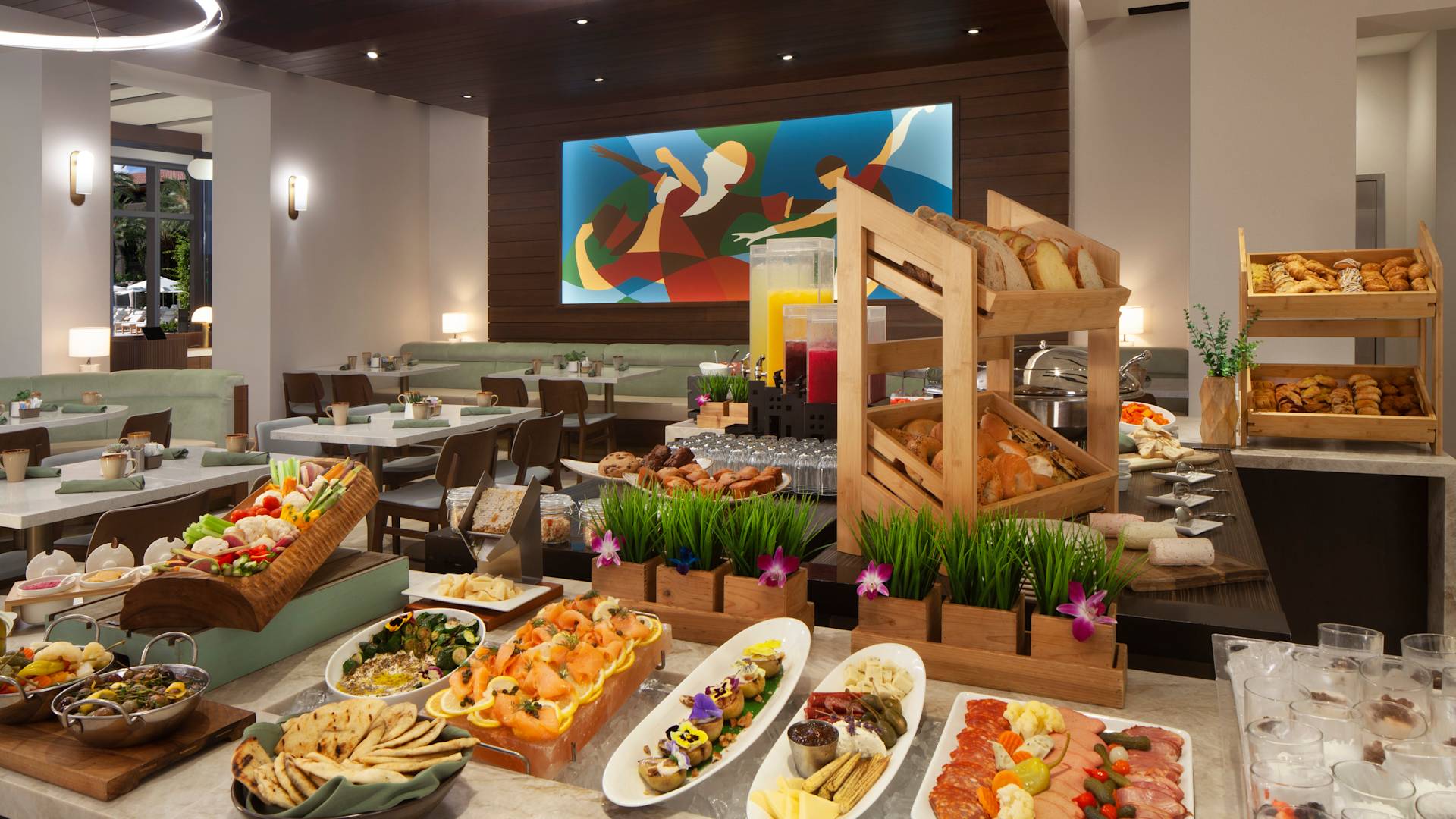 Pilihan Makanan di Meja Restoran Mezze