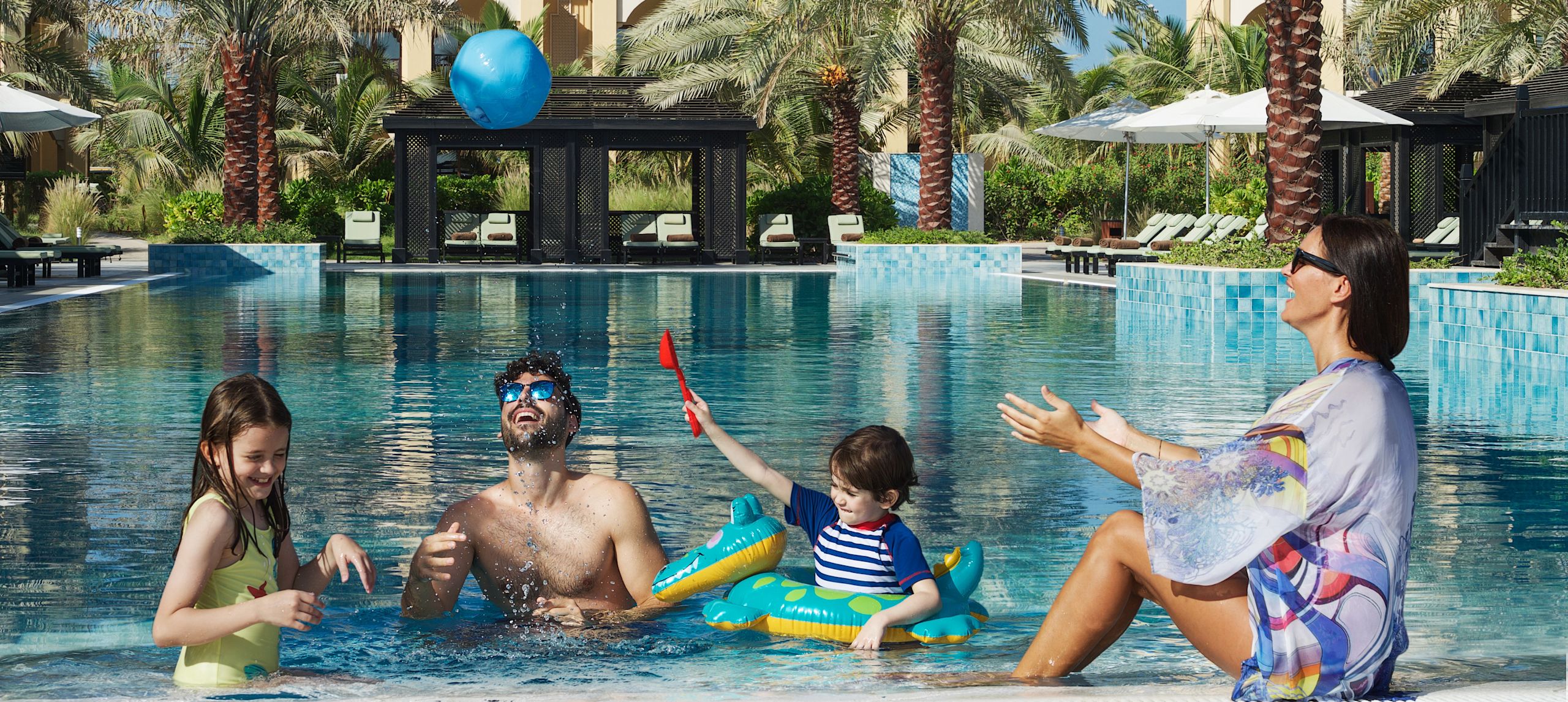 Villa pool family