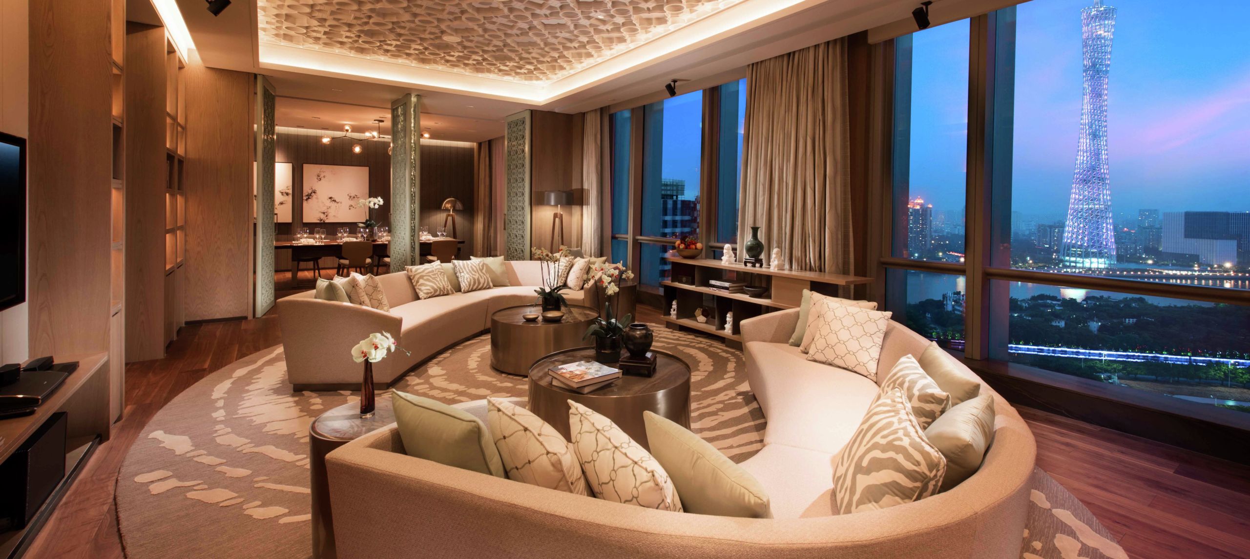 Suite Lounge Area