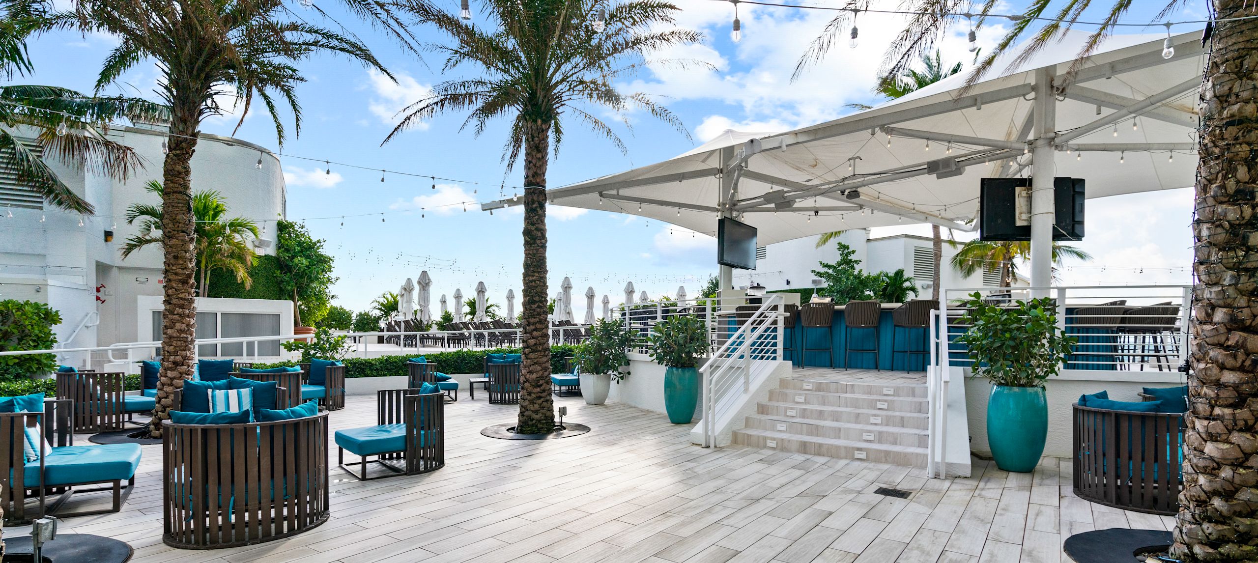 Spinnaker Pool Grill